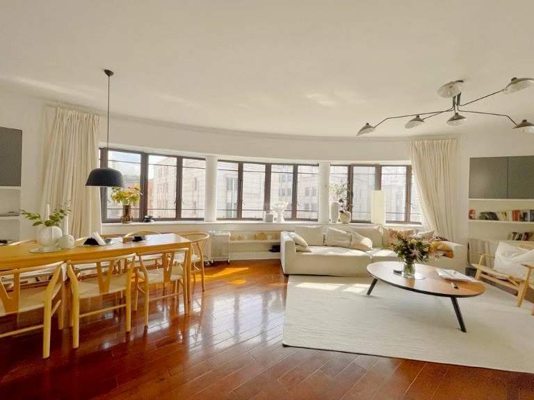 Rare collector‘s grade duplex by architect Alexandre Léonard at Amyron Apartments, Gao’an Road. 160 sqm + 50 sqm private roof terrace. A legendary love story in Shanghai‘s heart.