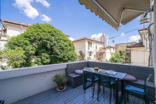 Rare rental & sale in protected Laisi Bieye (Nice Villa), Anfu Road. 47 sqm 1-bed, 15 sqm private terrace. Built 1934. Listed heritage. 17.5k/month or 11M sale.