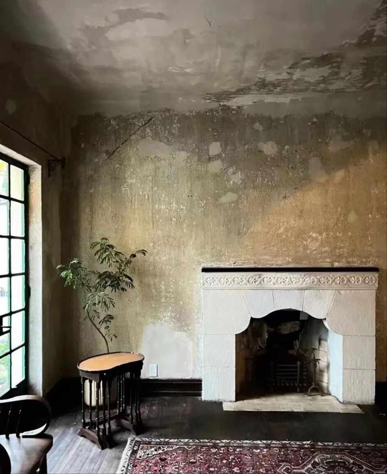 Stunning Spanish-style heritage mansion at 2018 Huaihai Road, FFC. Entire second floor – 189 sqm with domed ceiling and rooftop terrace. Available for rent (46k/month) or sale (33M).