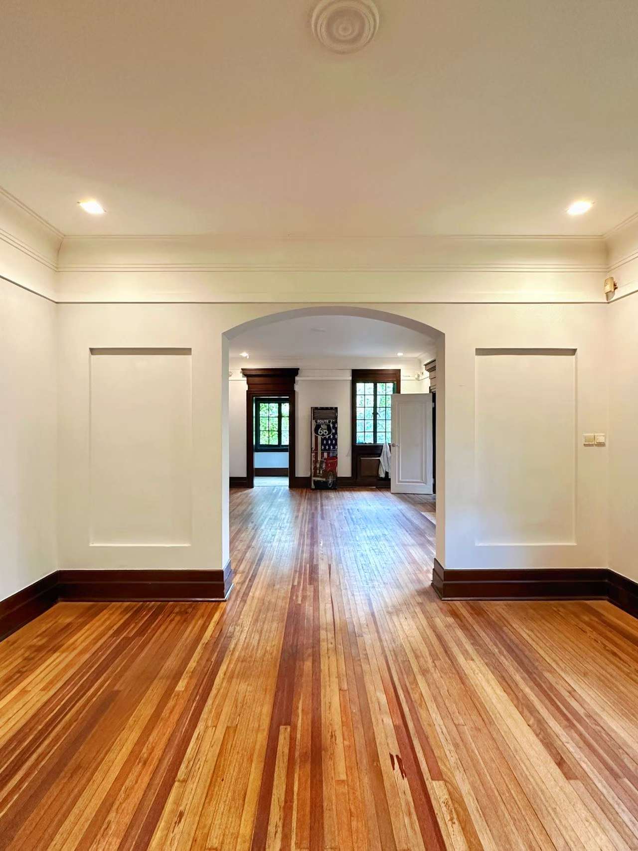 Hunan-Road-Villa-Apartment-191-sqm-3-Bed-3-Bath-FFC-Garden (3) 1928 heritage garden villa on protected Hunan Road. Main building first floor plus separate annex. 150 sqm private garden, garage included. 58,000 RMB/month.