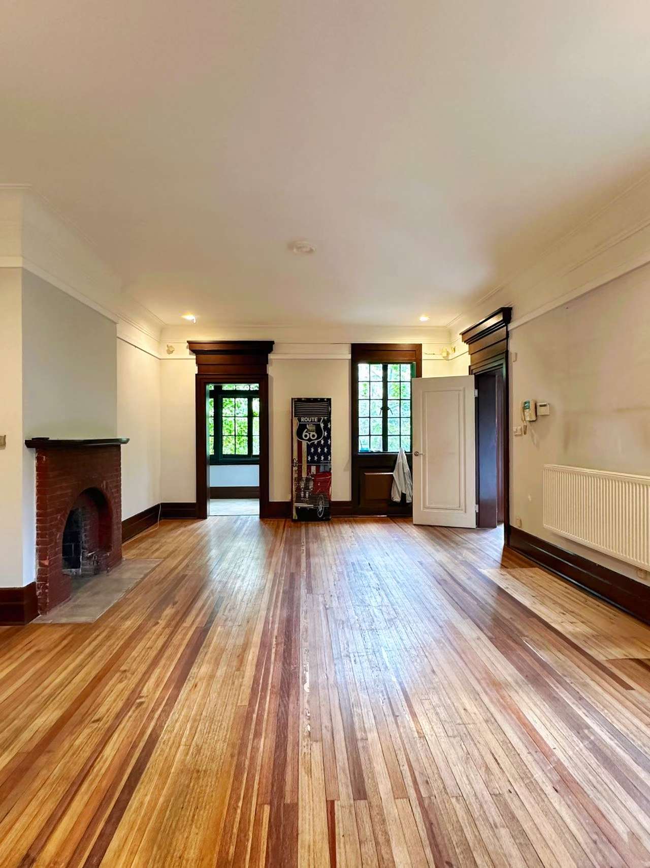 Hunan-Road-Villa-Apartment-191-sqm-3-Bed-3-Bath-FFC-Garden (5) 1928 heritage garden villa on protected Hunan Road. Main building first floor plus separate annex. 150 sqm private garden, garage included. 58,000 RMB/month.