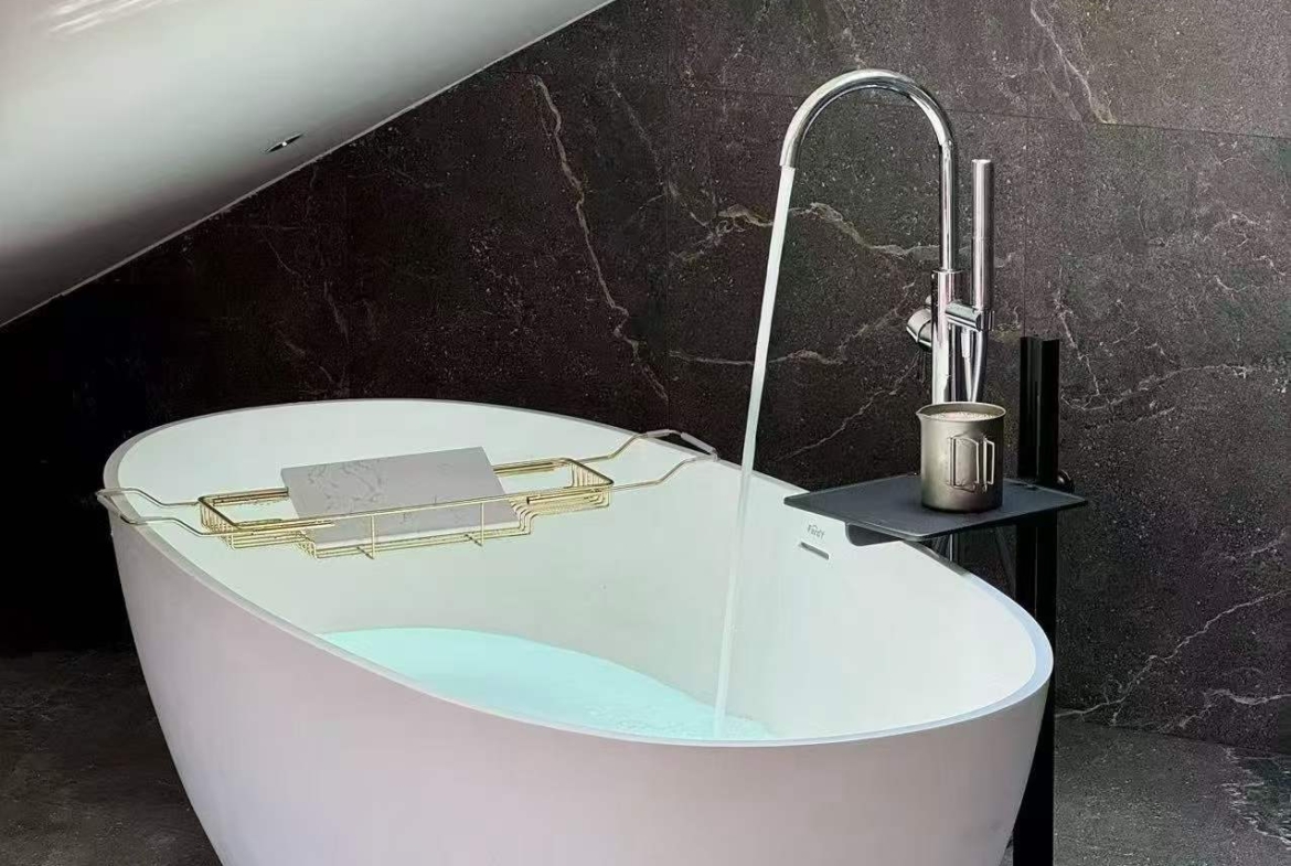 Owner direct: stunning 160 sqm pre-war apartment on Changle Road with 3 private terraces and parking. 2M RMB renovation, 3.2m ceilings, 一梯两户 privacy. 36,000 RMB/month.