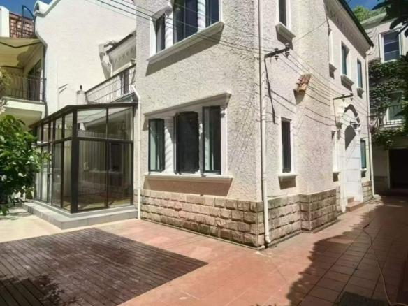 Yongfu Road Entire Lane House | 260 sqm + 100 sqm Garden | Wall Heating | Family/Studio Use