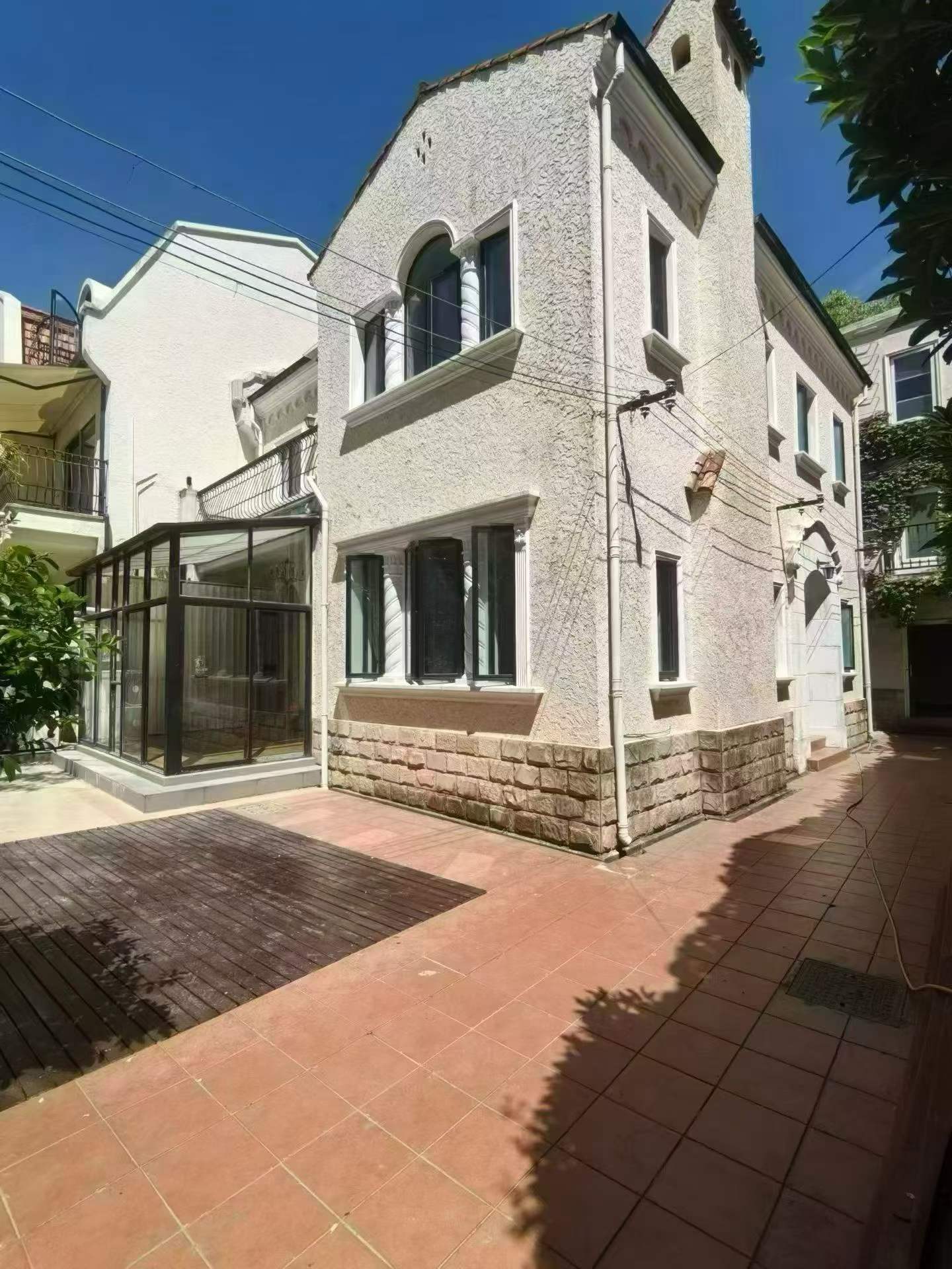 Yongfu Road Entire Lane House | 260 sqm + 100 sqm Garden | Wall Heating | Family/Studio Use