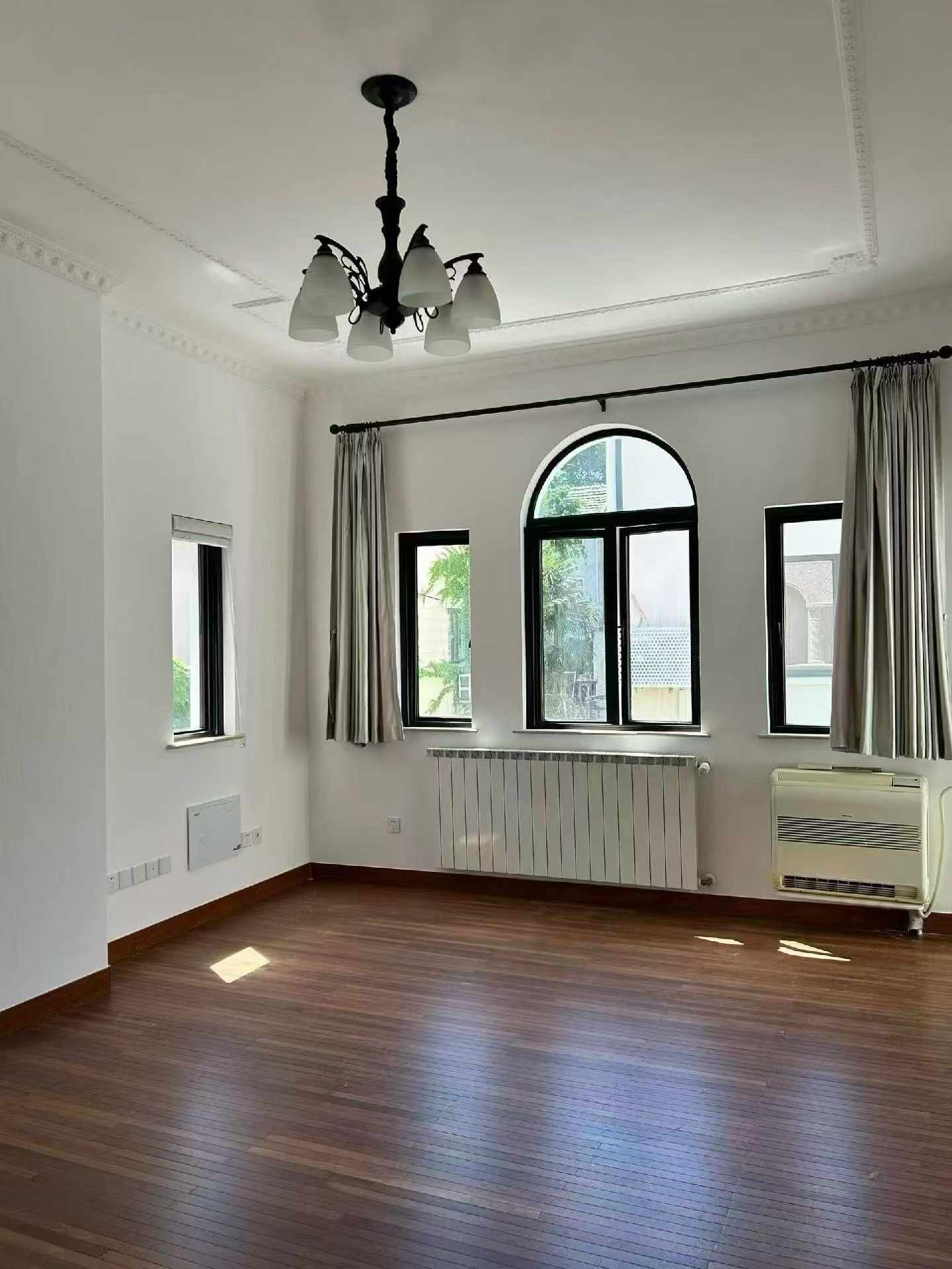 Yongfu Road Entire Lane House | 260 sqm + 100 sqm Garden | Wall Heating | Family/Studio Use