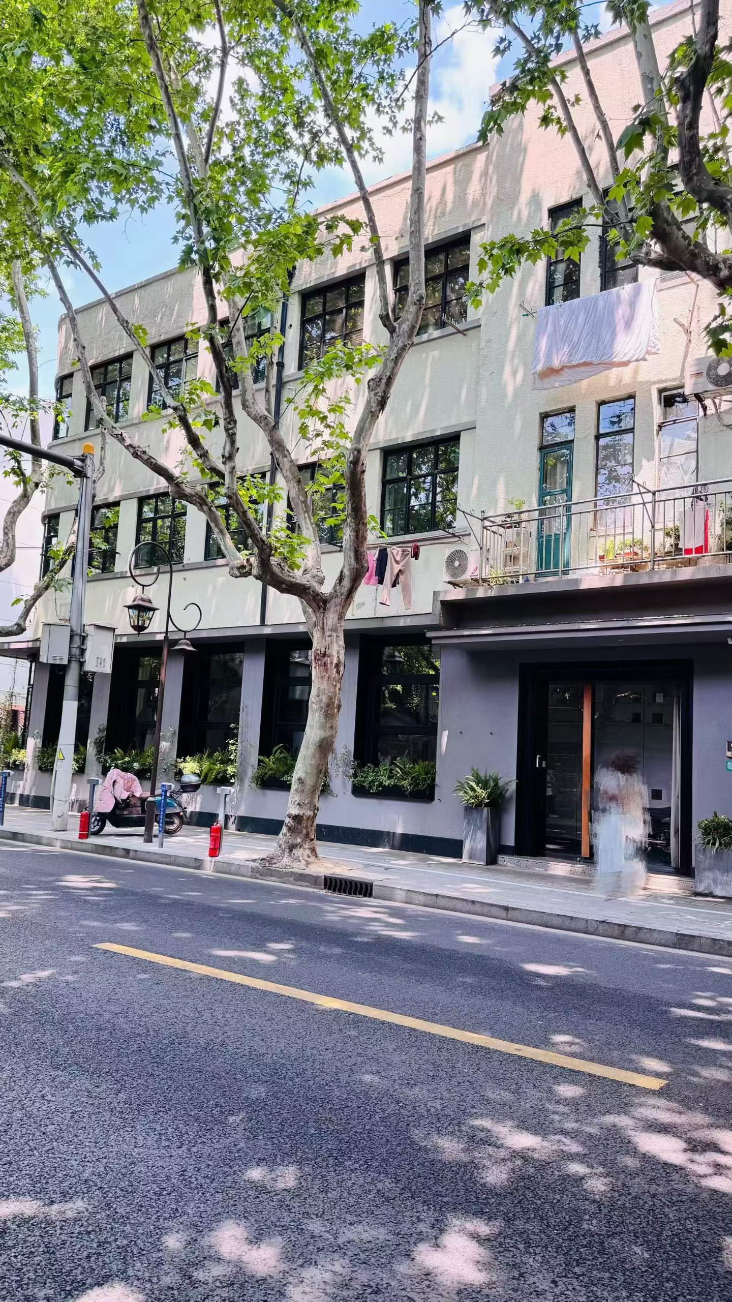 Julu Road Street-Front Retail | 200 sqm | GF + 15 sqm Wine Cellar | Coffee/Fashion License + Light Office