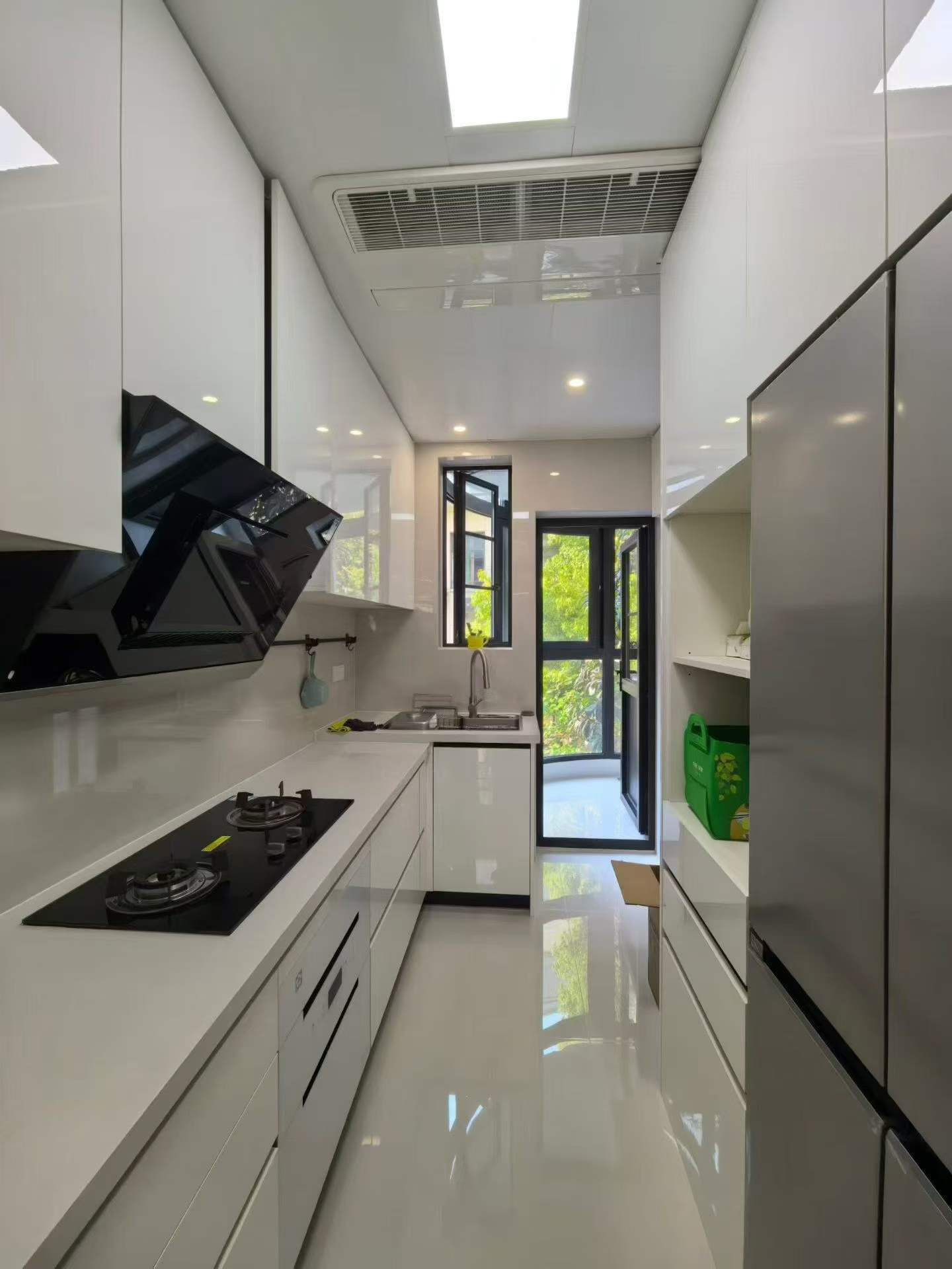 Xinle Road Heritage Apartment | 2-Bed 1-Bath | Double South Exposure | Owner Direct | FFC