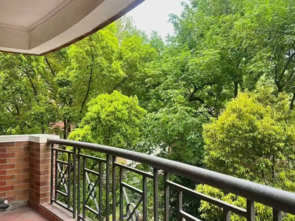 Hengshan Road | Art Apartment | 147 sqm | 3-Bed 2-Bath | Wall Heating + Balcony