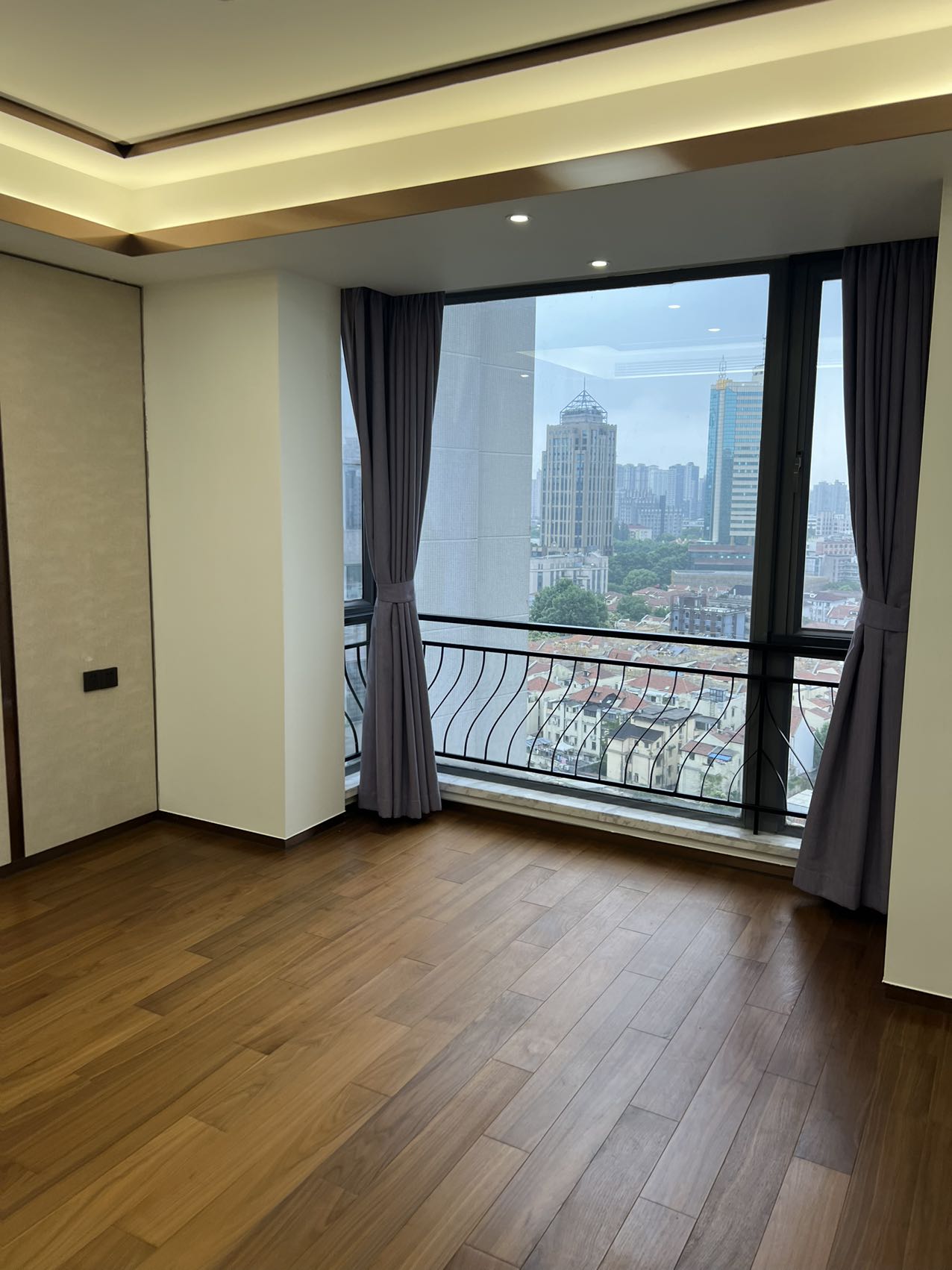 The Summit | High Floor 163 sqm 3-Bed 3 Baths |  Smart Home | Floor Heating + Central AC | Parking Included