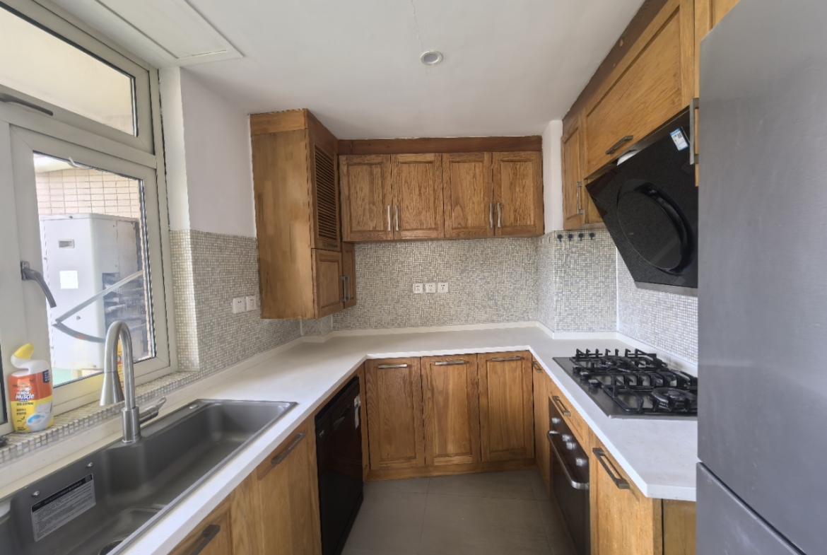 Ladoll International City | 120 sqm | 2-Bed 2-Bath | High Floor | Dishwasher