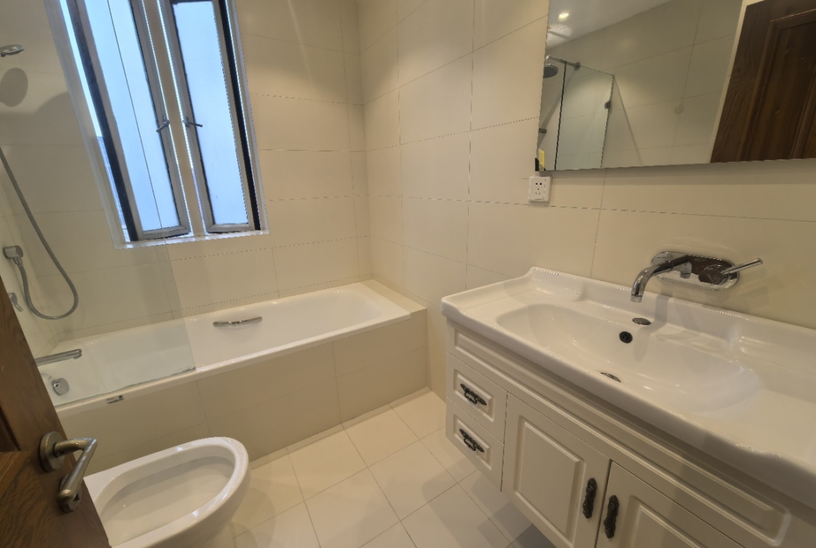 Ladoll International City | 120 sqm | 2-Bed 2-Bath | High Floor | Dishwasher