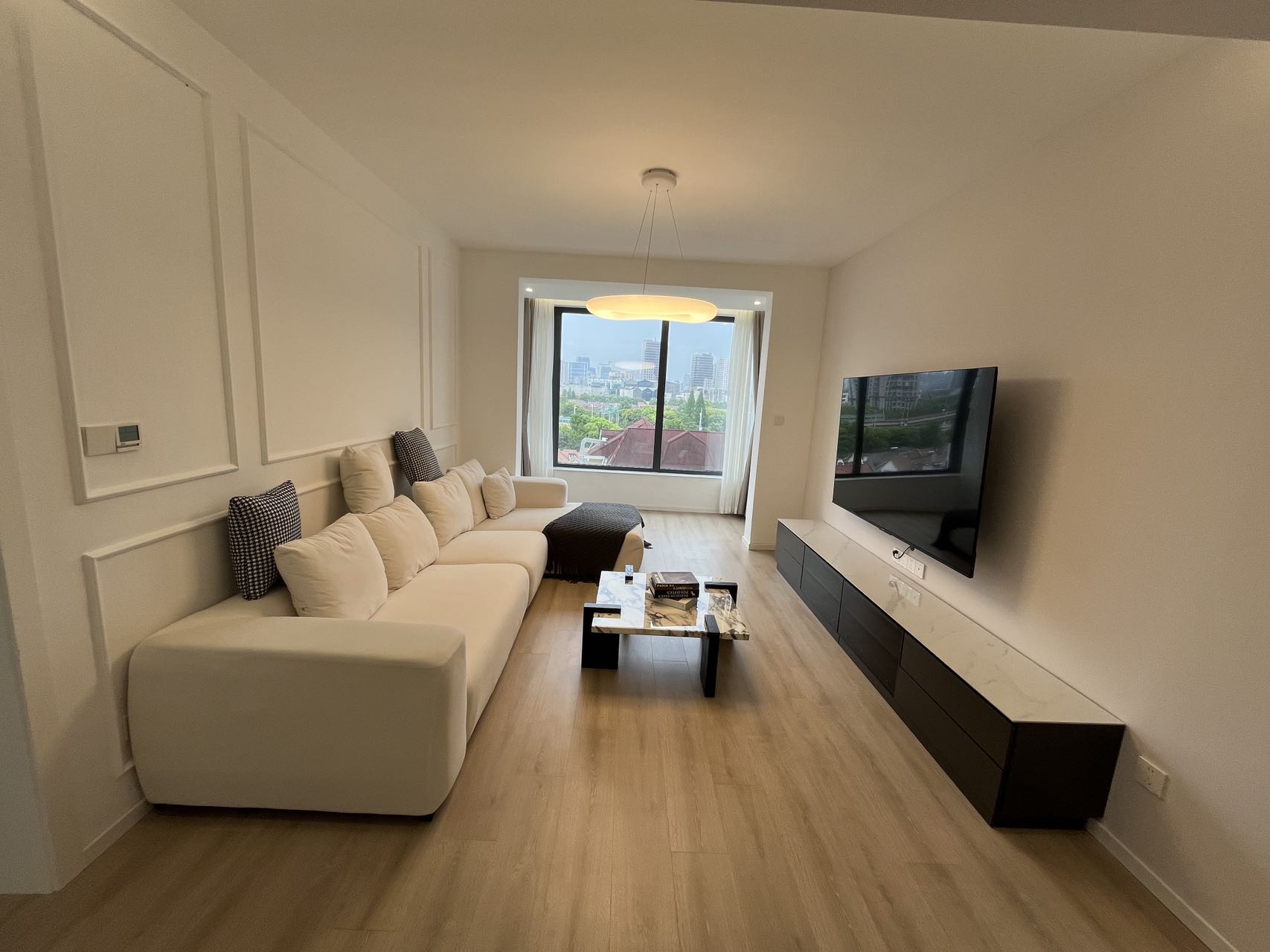 Top of City | 145 sqm | 3-Bed 2-Bath | High Floor | Premium New Renovation | Full Siemens Kitchen + LG Dryer + Smart Toilet