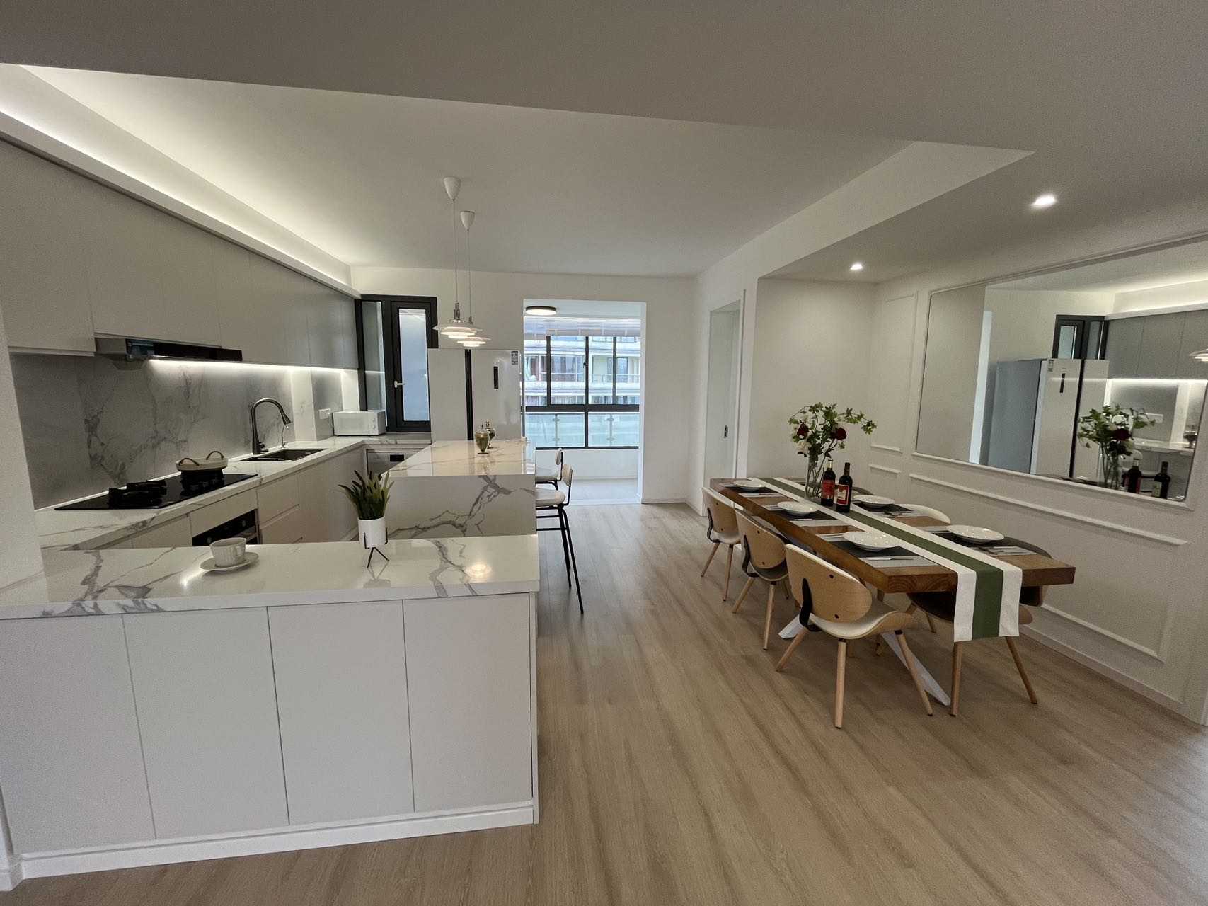 Top of City | 145 sqm | 3-Bed 2-Bath | High Floor | Premium New Renovation | Full Siemens Kitchen + LG Dryer + Smart Toilet