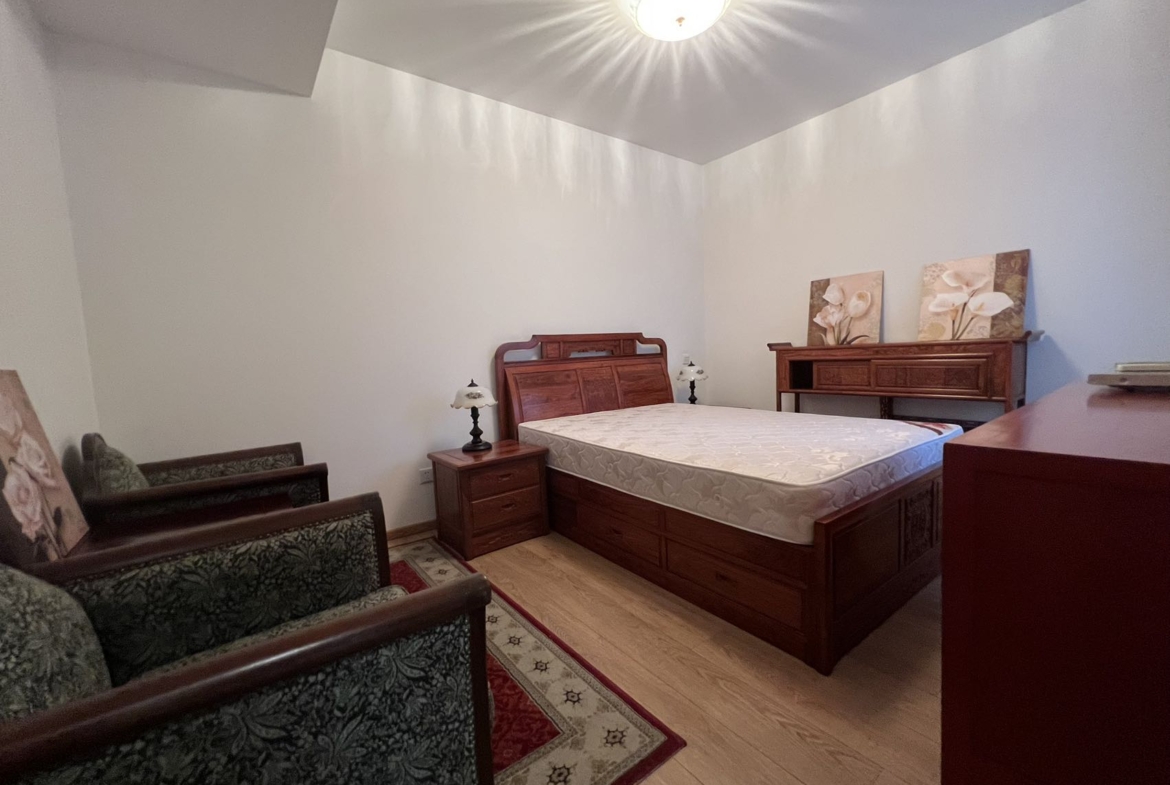 City Castle | Jing’an | 116 sqm | 2-Bed 1-Bath | Floor Heating + Central AC | 20,000 RMB