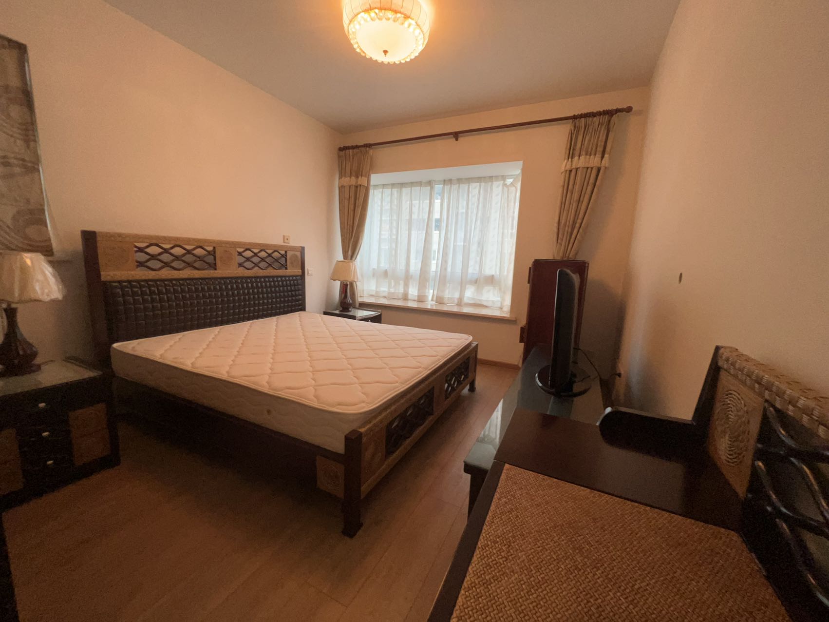 City Castle | Jing’an | 116 sqm | 2-Bed 1-Bath | Floor Heating + Central AC | 20,000 RMB