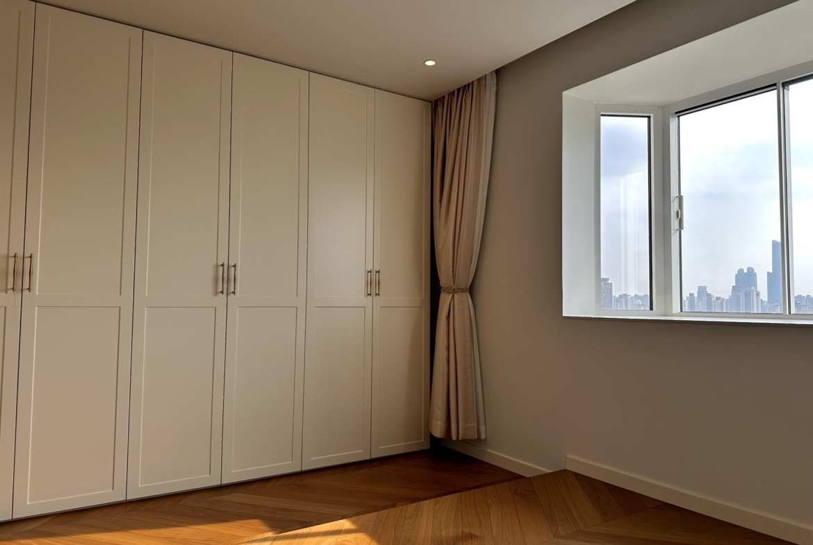 Mingyuan Century City | 175 sqm | 3-Bed 2-Bath | Central AC + Floor Heating | Double Balcony