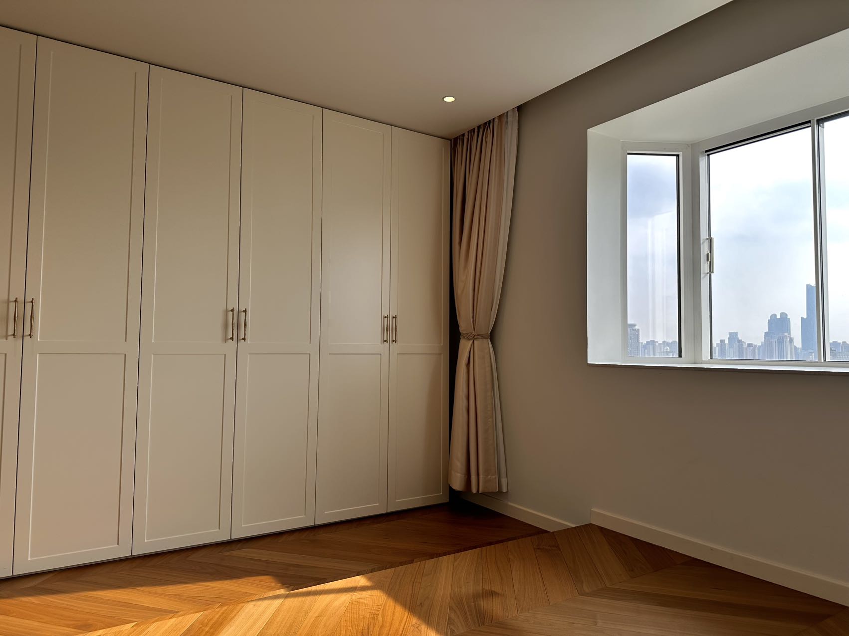 Mingyuan Century City | 175 sqm | 3-Bed 2-Bath | Central AC + Floor Heating | Double Balcony