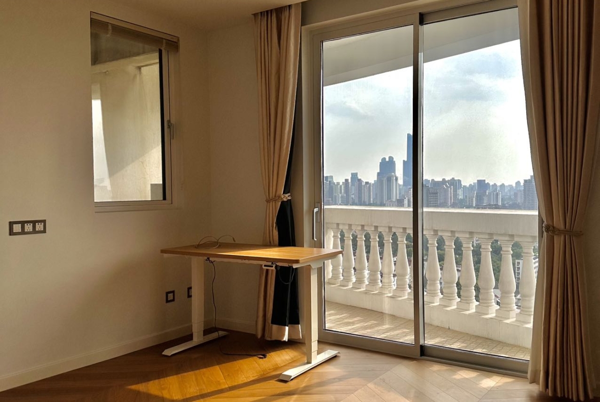Mingyuan Century City | 175 sqm | 3-Bed 2-Bath | Central AC + Floor Heating | Double Balcony