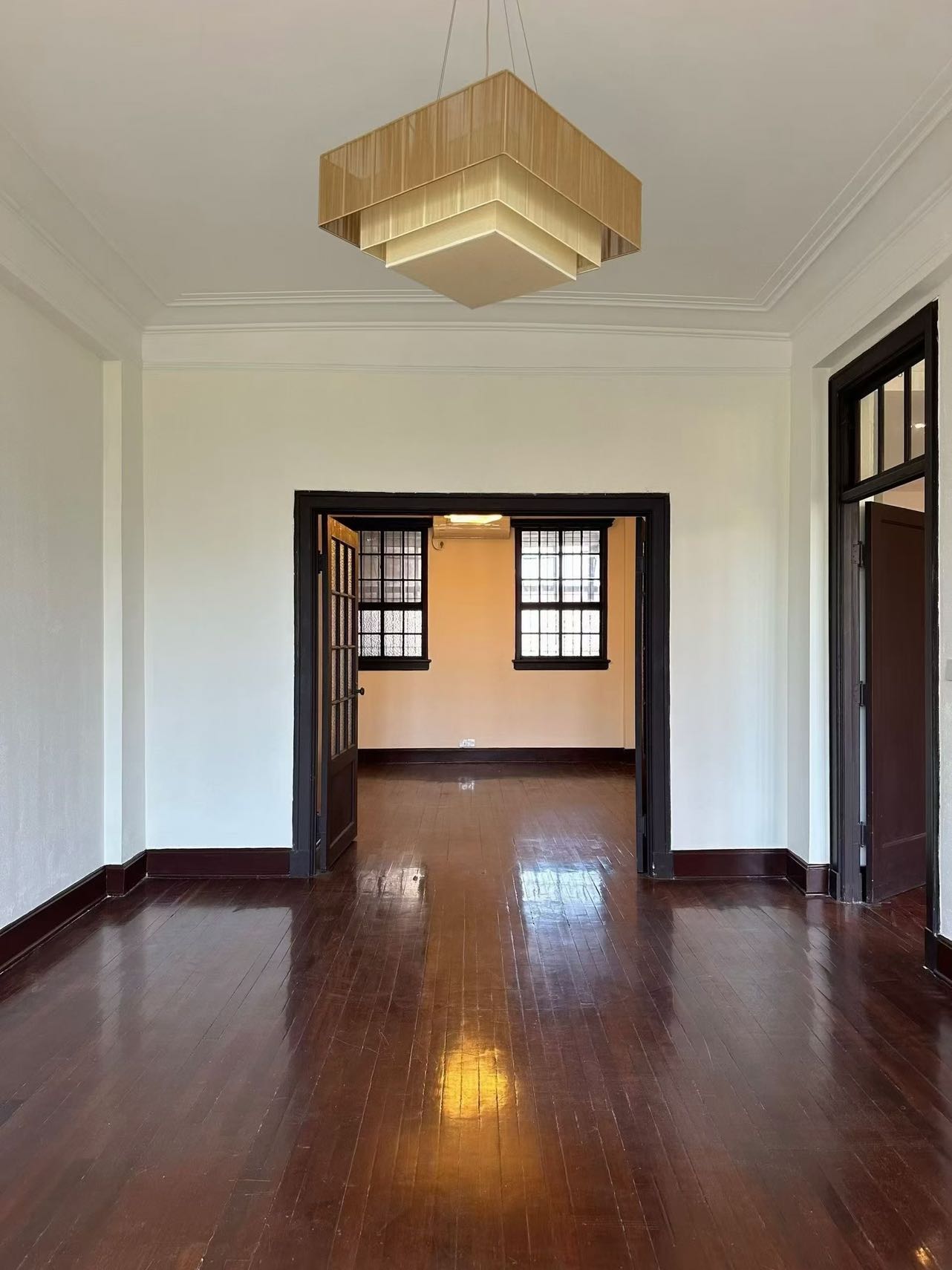 Live in the legendary Wukang Building (Normandy Apartments). 180 sqm 3-bed, 2-bath in a 1924 László Hudec masterpiece. Unfurnished. Rare vacancy. 36,000 RMB/month.