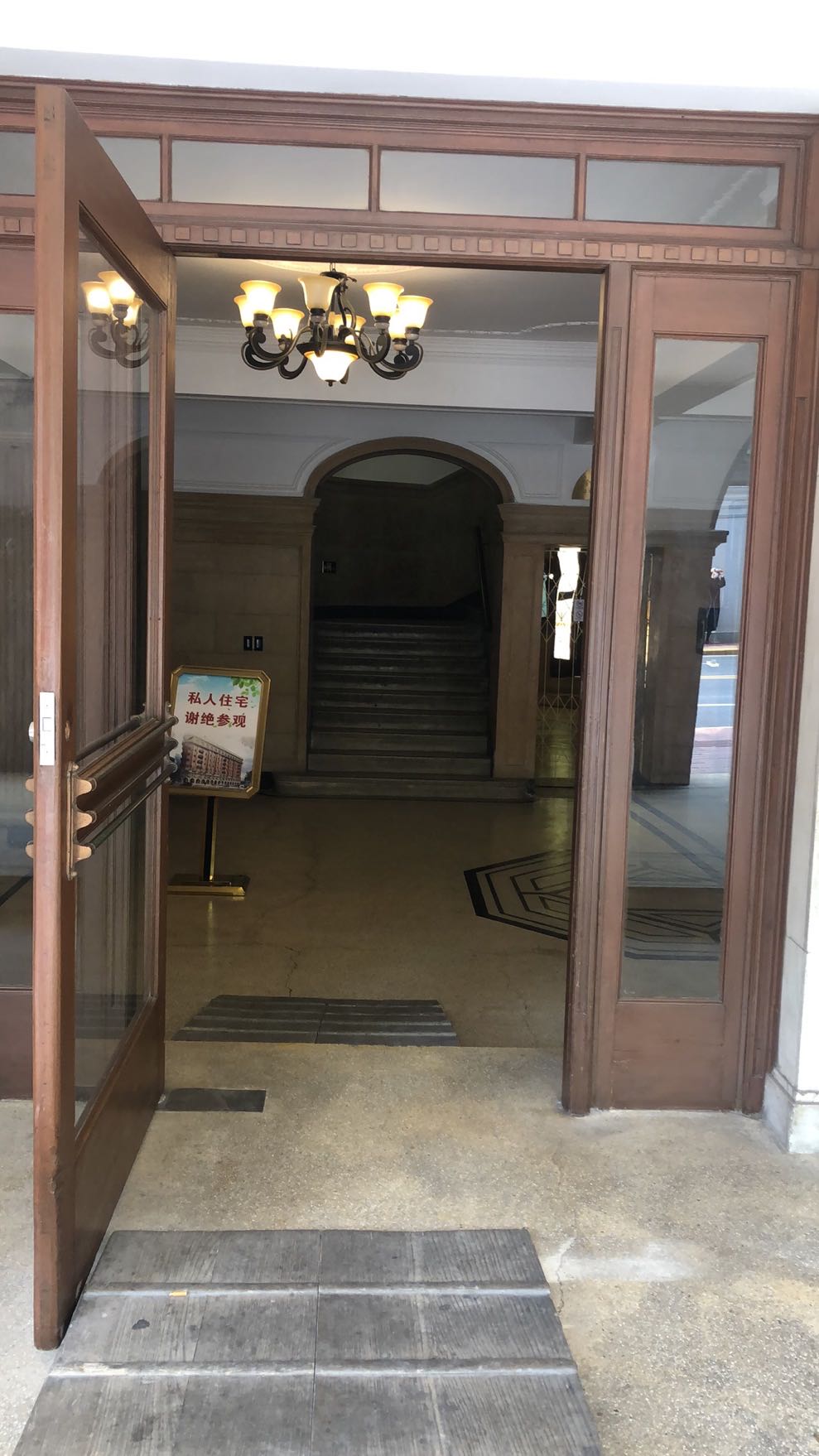 Live in the legendary Wukang Building (Normandy Apartments). 180 sqm 3-bed, 2-bath in a 1924 László Hudec masterpiece. Unfurnished. Rare vacancy. 36,000 RMB/month.