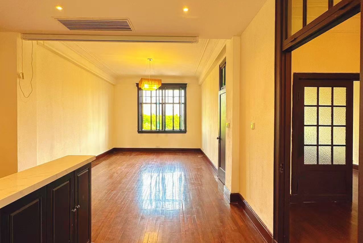 Live in the legendary Wukang Building (Normandy Apartments). 180 sqm 3-bed, 2-bath in a 1924 László Hudec masterpiece. Unfurnished. Rare vacancy. 36,000 RMB/month.