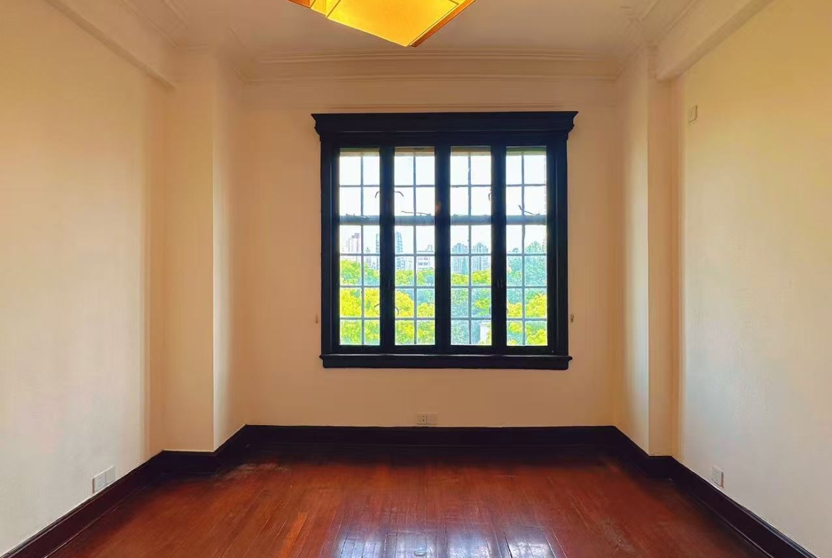 Live in the legendary Wukang Building (Normandy Apartments). 180 sqm 3-bed, 2-bath in a 1924 László Hudec masterpiece. Unfurnished. Rare vacancy. 36,000 RMB/month.