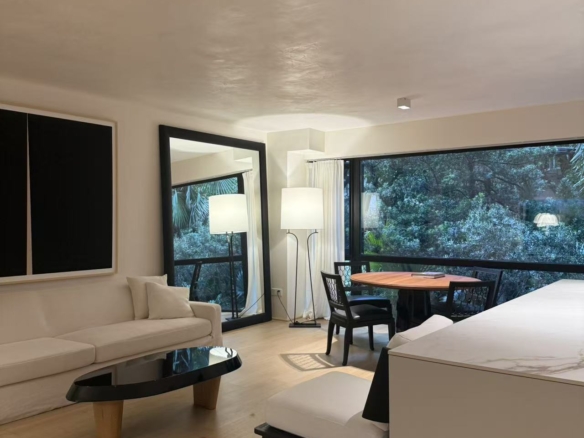 Rare rental at Danfeng Yuan, one of Hunan Road's exclusive "Four Mansions." 3-bed, private garden, underfloor heating, fixed parking.物业费 included. 50,000 RMB/month.