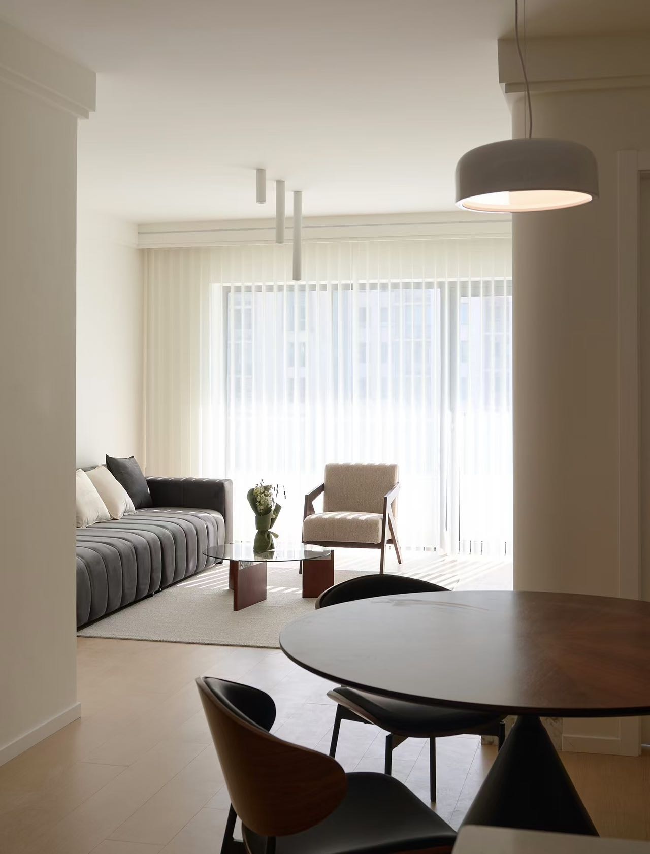Eight-Park-Avenue-Jingan-116-sqm-2-Bed-2-Bath-Floor Heating (2) High floor 2-bed unit at Eight Park Avenue in Jing'an. 116 sqm, full underfloor heating + central AC. Close to Changping Road Station. 29,800 RMB/month.
