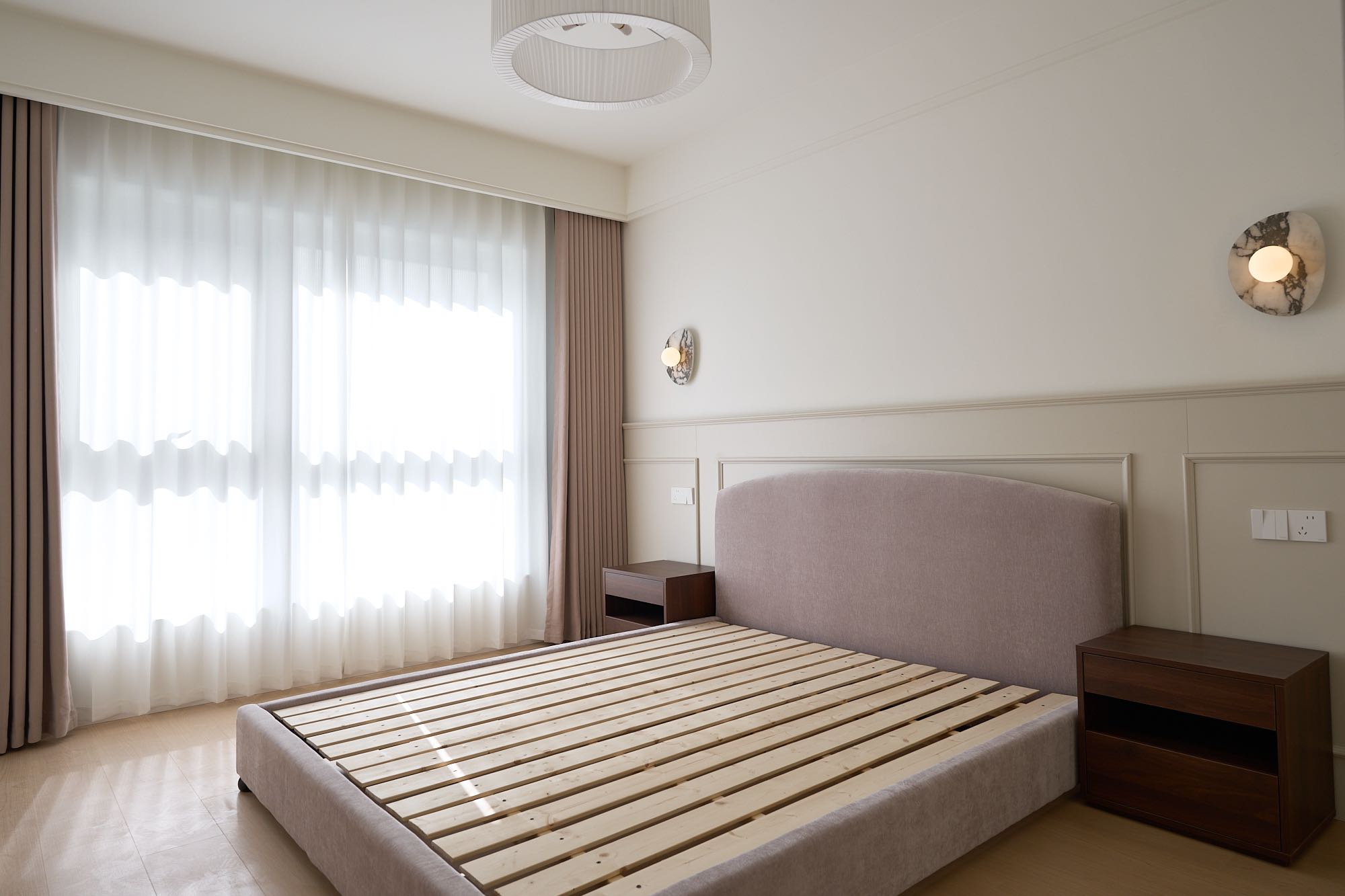 Eight-Park-Avenue-Jingan-116-sqm-2-Bed-2-Bath-Floor Heating (6) High floor 2-bed unit at Eight Park Avenue in Jing'an. 116 sqm, full underfloor heating + central AC. Close to Changping Road Station. 29,800 RMB/month.