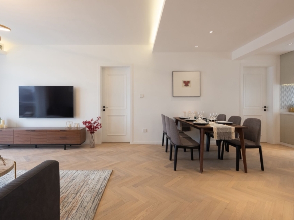 4-bed, 2-bath unit at First Block on Fengyang Road, Jing'an. 24th floor, 175 sqm, central location near Nanjing West Road. Available June 10. 36,800 RMB/month.
