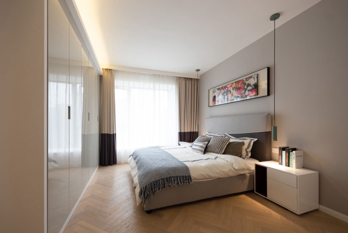 4-bed, 2-bath unit at First Block on Fengyang Road, Jing'an. 24th floor, 175 sqm, central location near Nanjing West Road. Available June 10. 36,800 RMB/month.