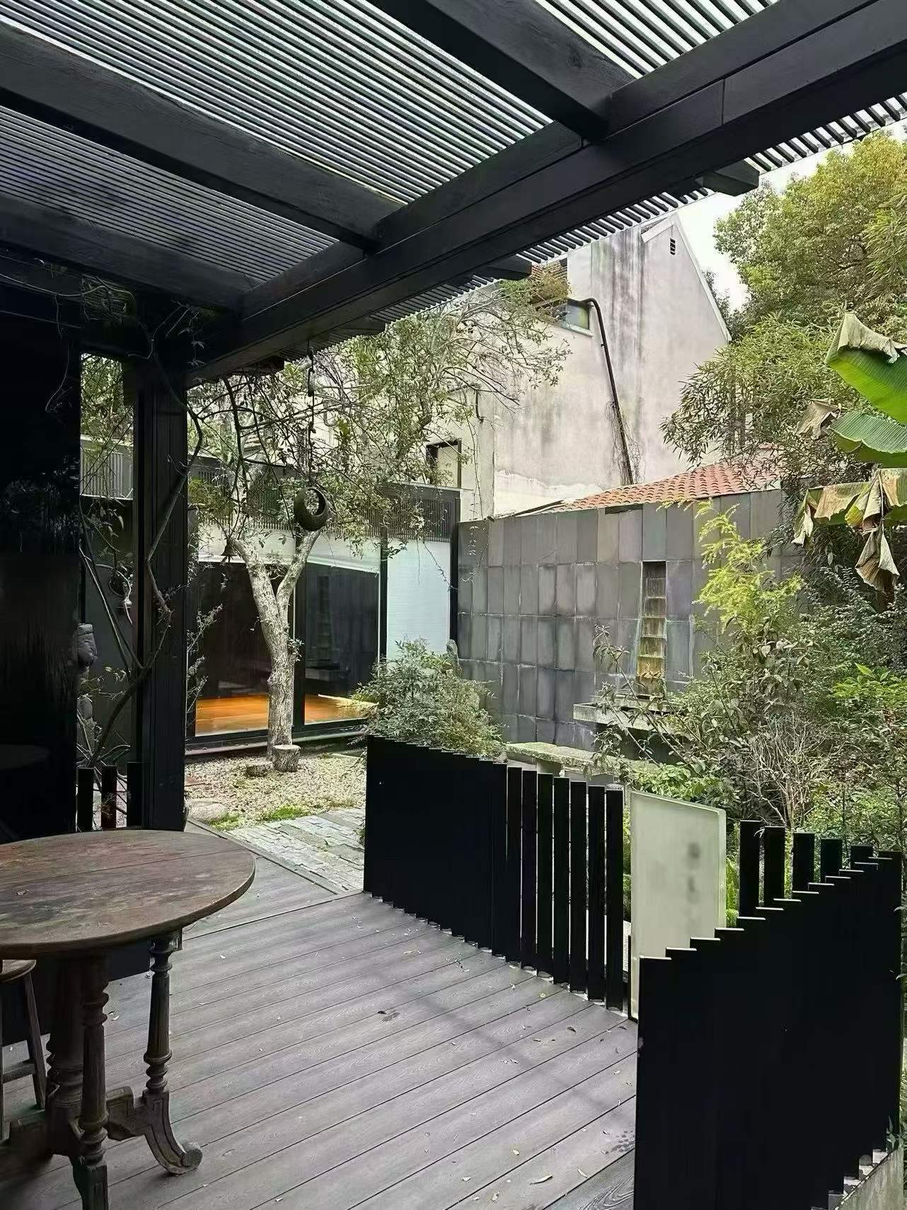Taiyuan-Road-FFC-Garden-Studio-200-sqm-Creative-Office-Shanghai-Rentals (2) Lane house studio on Taiyuan Road with 200 sqm indoor space and 140 sqm private garden. Ideal for creative office, design studio, or photography workspace. 55,000 RMB/month.