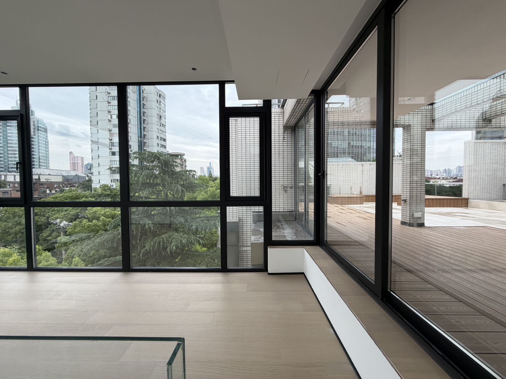 The-Summit-FFC-Anfu-Road-280-sqm-5-Bed-4-Bath-Penthouse-Duplex-Terrace-Floor-Heating-Shanghai-Rentals (2) Top floor penthouse at The Summit in the Former French Concession. 5+1 bedrooms, 4 bathrooms, large private terrace. Steps from Anfu Road. 100,000 RMB/month.