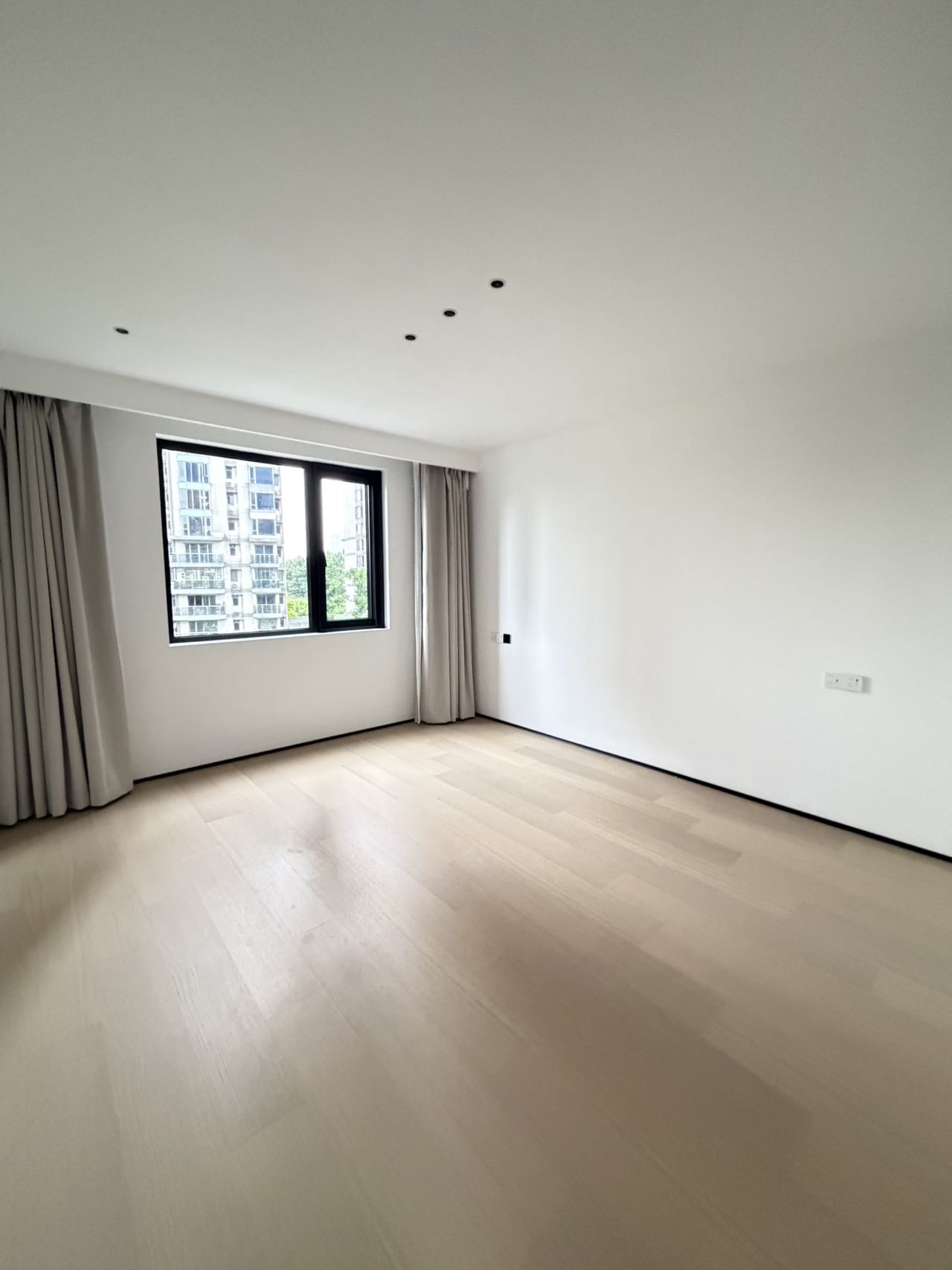 The-Summit-FFC-Anfu-Road-280-sqm-5-Bed-4-Bath-Penthouse-Duplex-Terrace-Floor-Heating-Shanghai-Rentals (7) Top floor penthouse at The Summit in the Former French Concession. 5+1 bedrooms, 4 bathrooms, large private terrace. Steps from Anfu Road. 100,000 RMB/month.