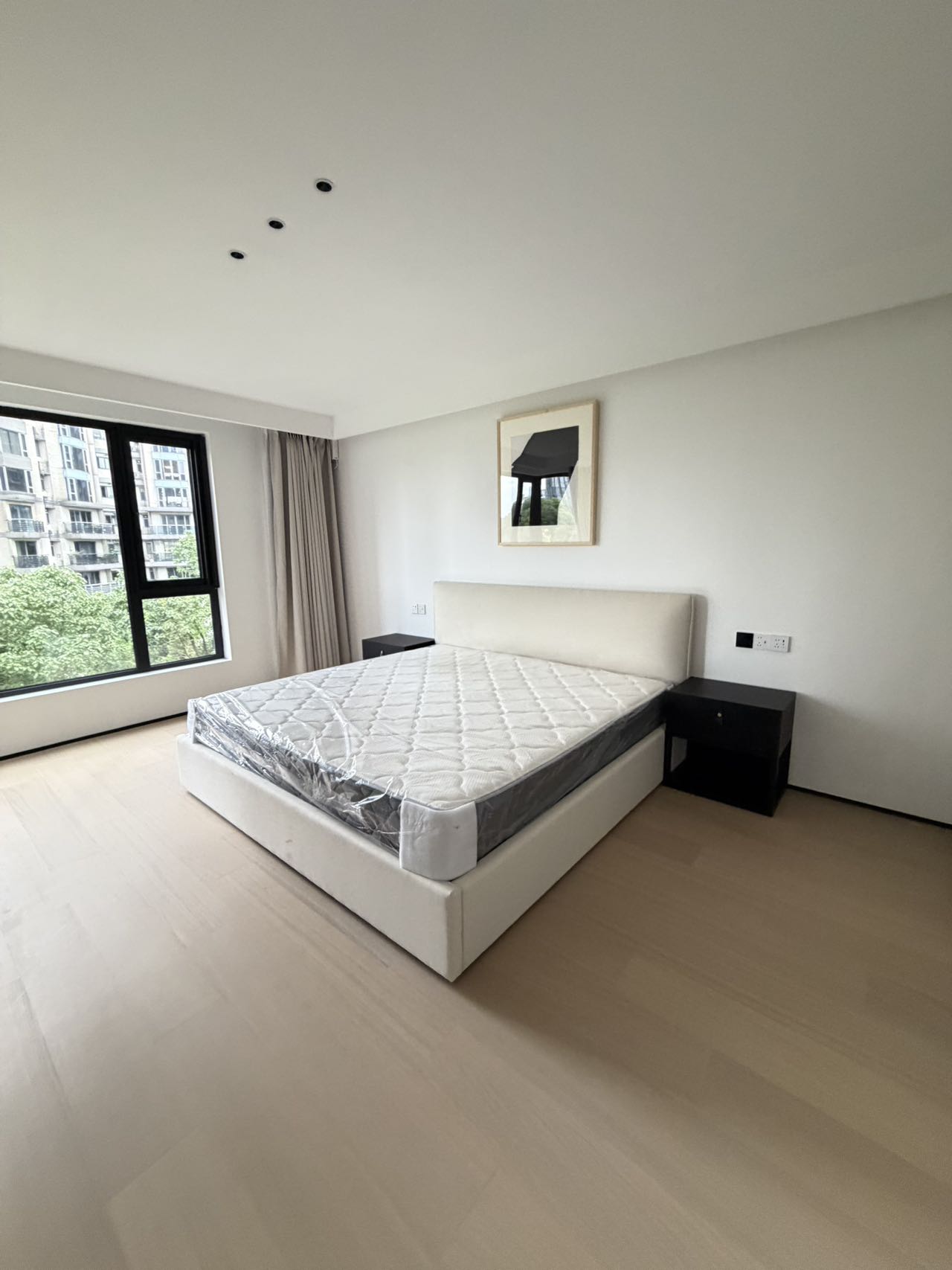 The-Summit-FFC-Anfu-Road-280-sqm-5-Bed-4-Bath-Penthouse-Duplex-Terrace-Floor-Heating-Shanghai-Rentals (8) Top floor penthouse at The Summit in the Former French Concession. 5+1 bedrooms, 4 bathrooms, large private terrace. Steps from Anfu Road. 100,000 RMB/month.