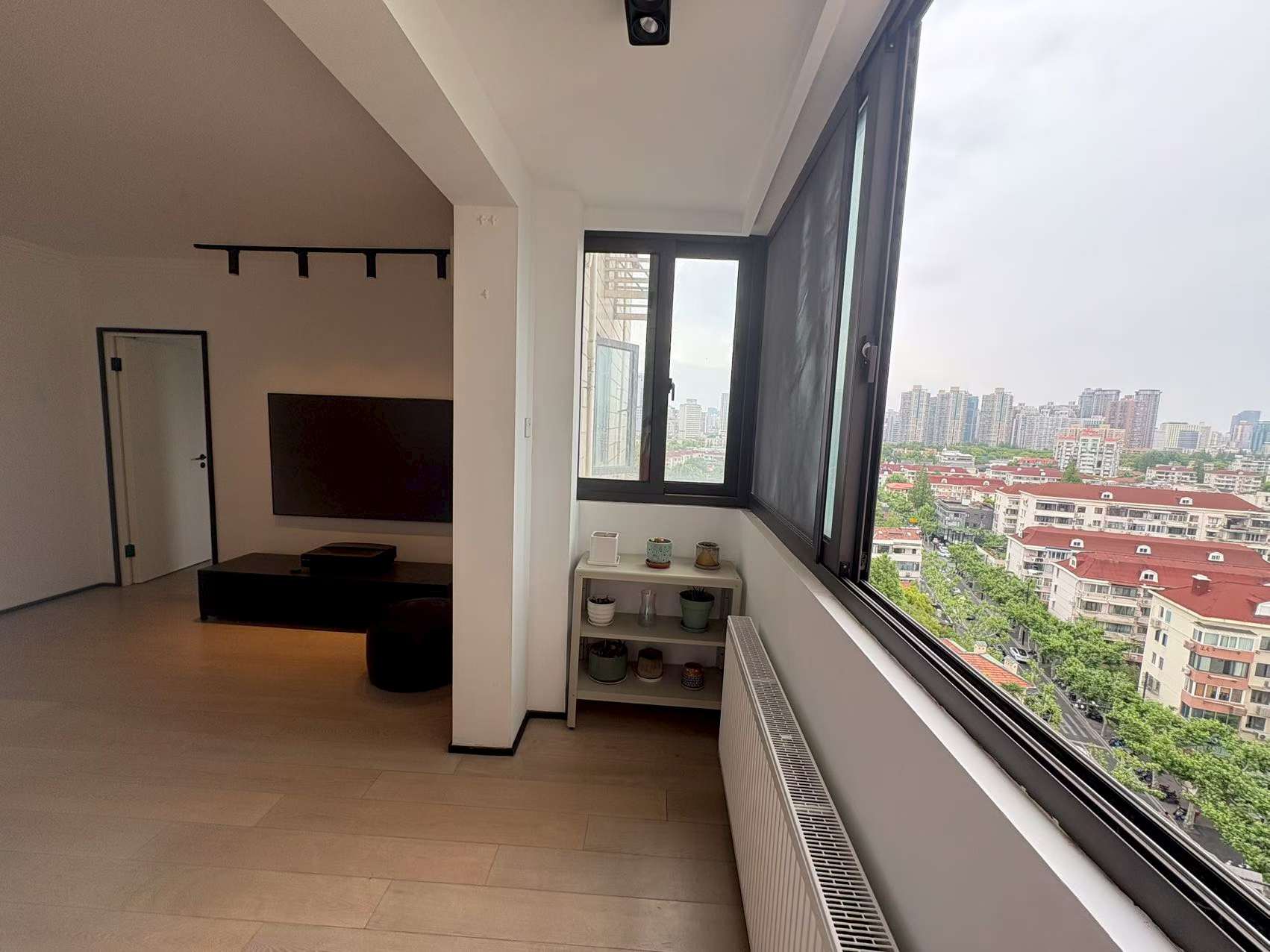 Xingguo-Mansion-Wukang-Road-FFC-150-sqm-3-Bed-2-Bath-wall-Heating-shanghai-rentals (1) 3-bed, 2-bath unit at Xingguo Mansion on Wukang Road / Huaihai Road. 150 sqm, third bedroom can be office, oven, wall heating. 26,000 RMB/month negotiable.