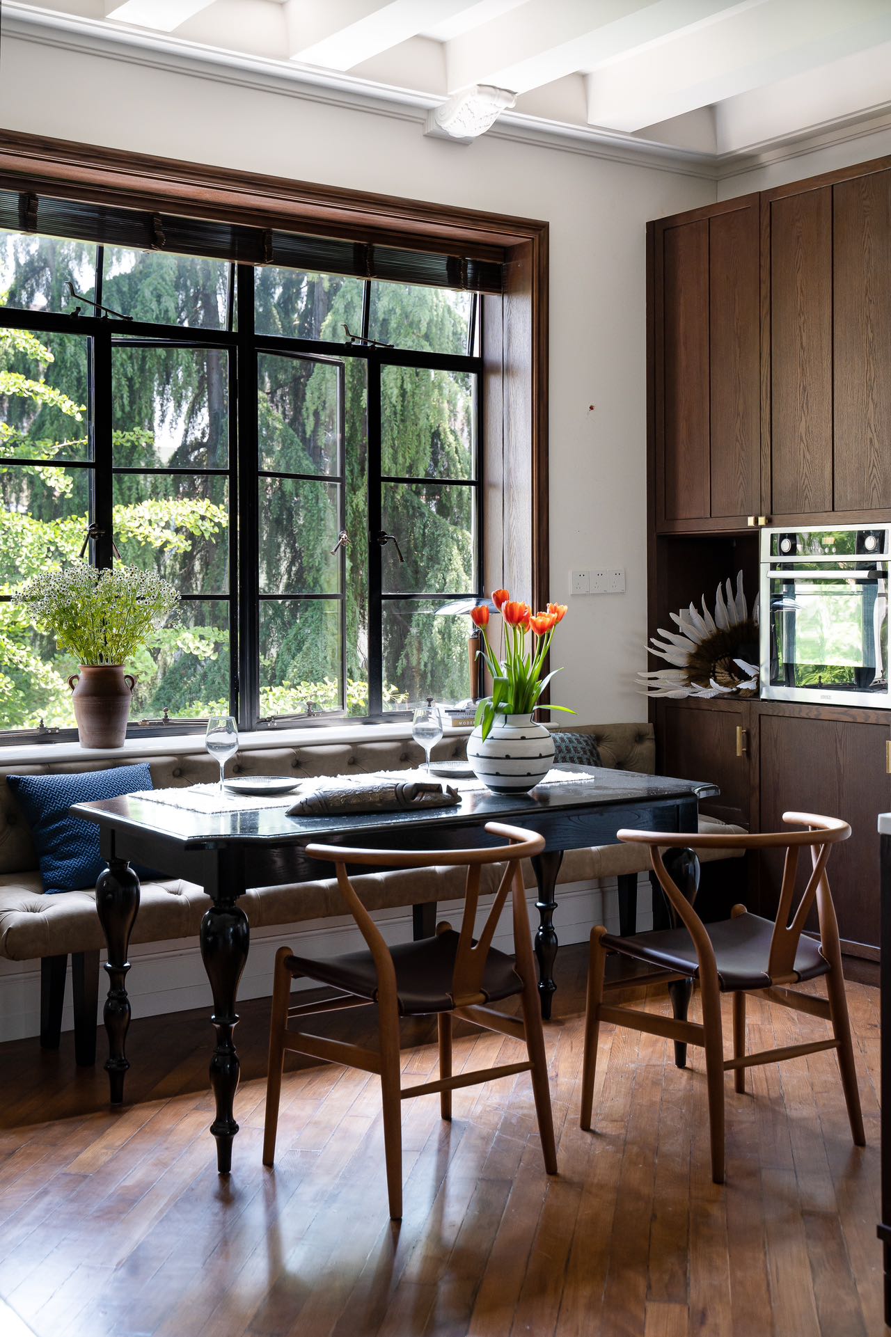 Xingguo-Road-Heritage-Apartment-FFC-90-sqm-1-Bed-Garden View-shanghai-rentals (3) 1-bedroom apartment on Xingguo Road with garden view. 90 sqm, north-south through layout, central FFC location. 19,000 RMB/month.
