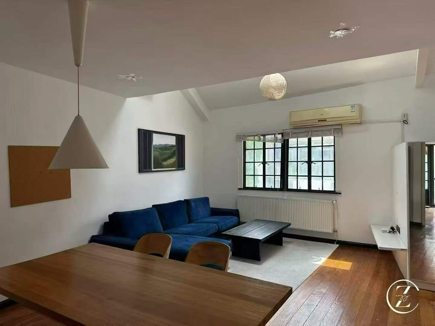 Third-floor walk-up on Xinle Road with private entrance. 150 sqm, 3 bedrooms, 3 bathrooms, 2 balconies, 3 skylights. No agency fee. 18,000 RMB/month.