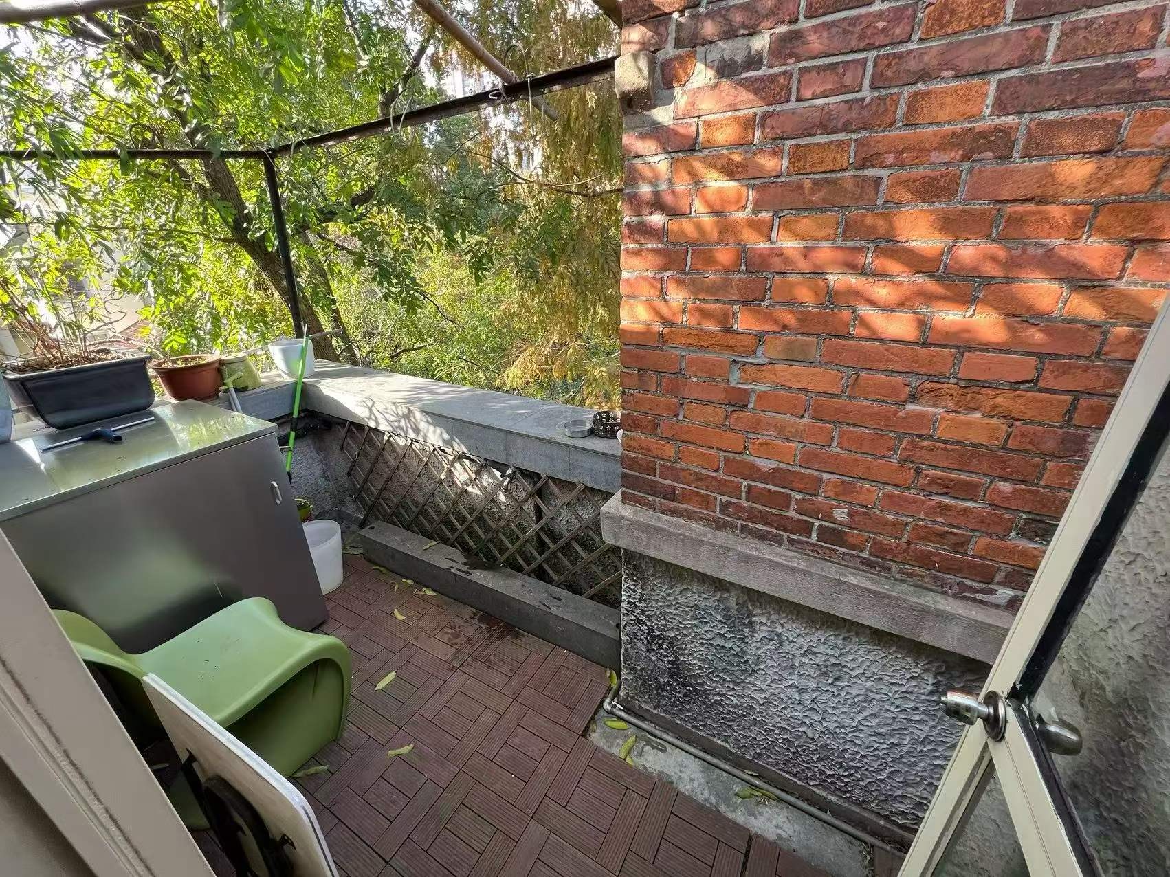 anfu-road-lane-house-ffc-2-bed-2-bath-balcony (1) Authentic lane house apartment on Anfu Road with private balcony. 2 beds, 2 living rooms, heritage building, walk to cafes. 18,000 RMB/month.