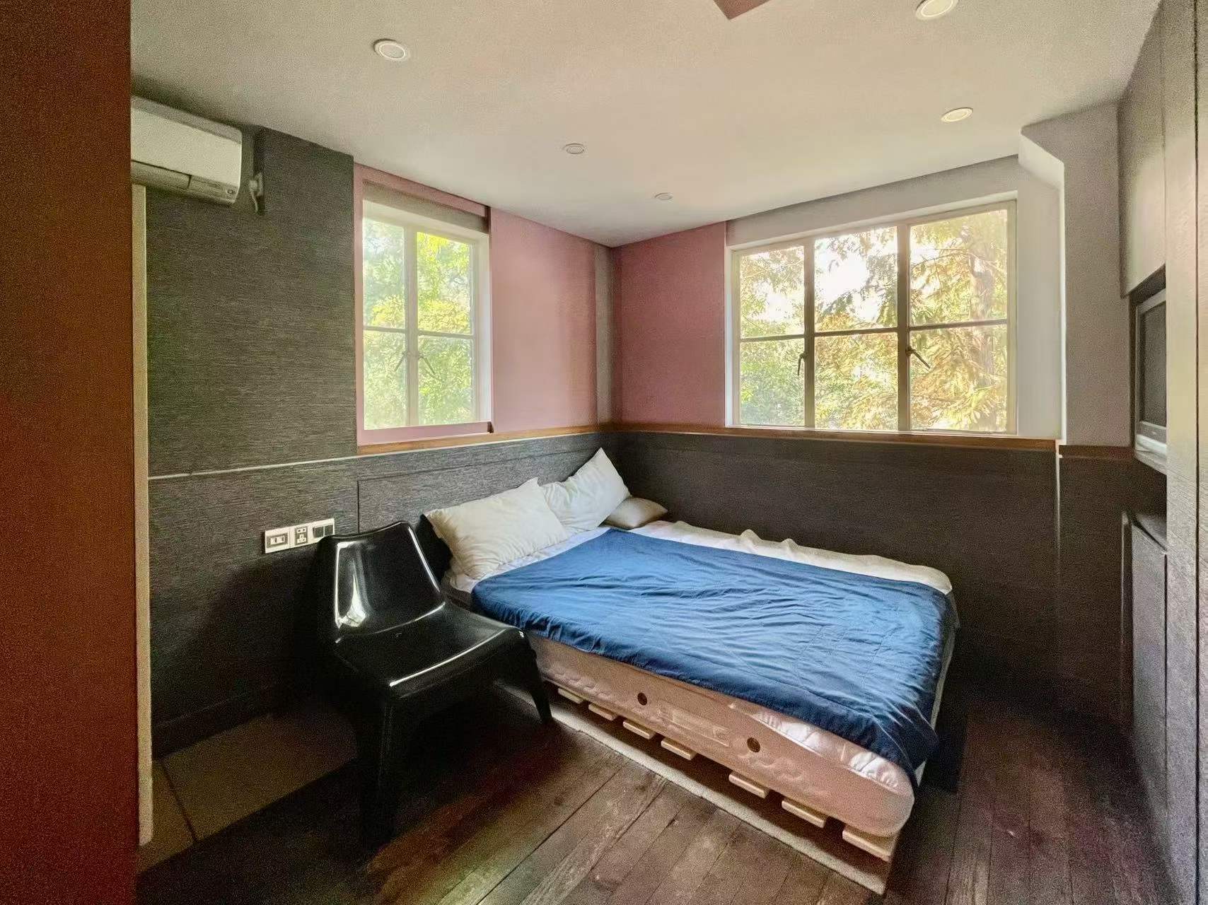 anfu-road-lane-house-ffc-2-bed-2-bath-balcony (3) Authentic lane house apartment on Anfu Road with private balcony. 2 beds, 2 living rooms, heritage building, walk to cafes. 18,000 RMB/month.