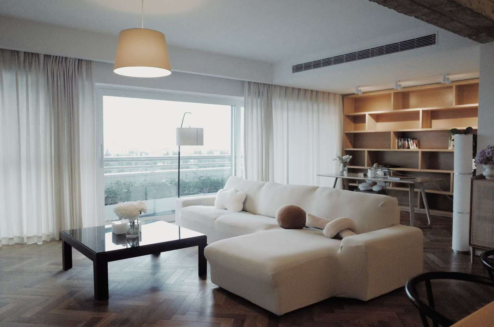 kingsville-anfu-road-ffc-238sqm-3-bed-3-bath-maids-room-wall-heating-shanghai-rentals (1) High-floor 3-bed unit at Kingsville on Anfu Road. 238 sqm, maid's room, 3 baths, central AC, wall heating, 40% greenery. 48,000 RMB/month