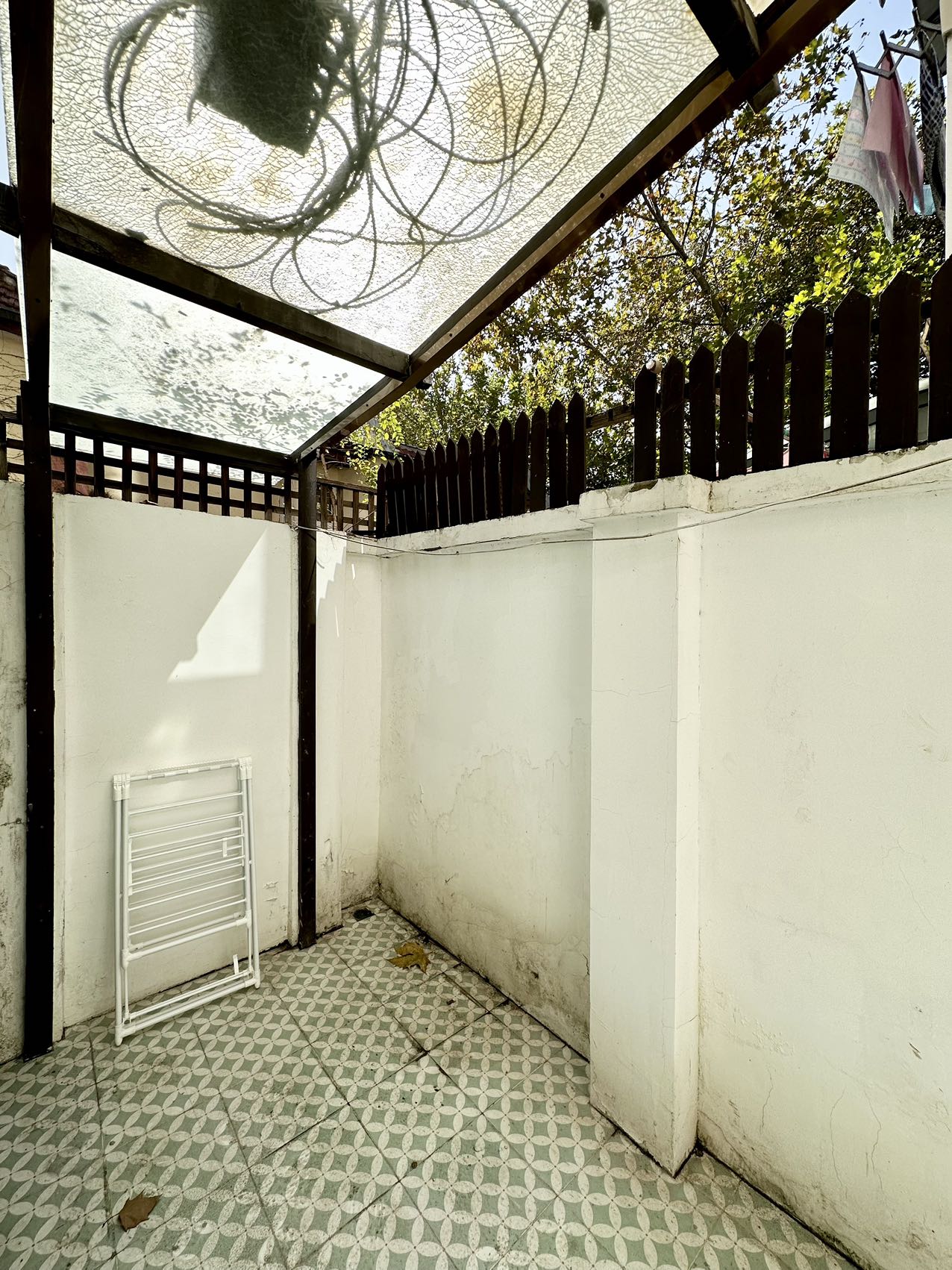 wukang-road-lane-house-ffc-70-sqm-1-bed-2-bath-floor-heating-shanghai-rentals (3) Rare unit on Wukang Road near Anfu Road. 70 sqm, 1 bed, 2 baths, underfloor heating, outdoor space, high-end appliances. 11,000 RMB/month.