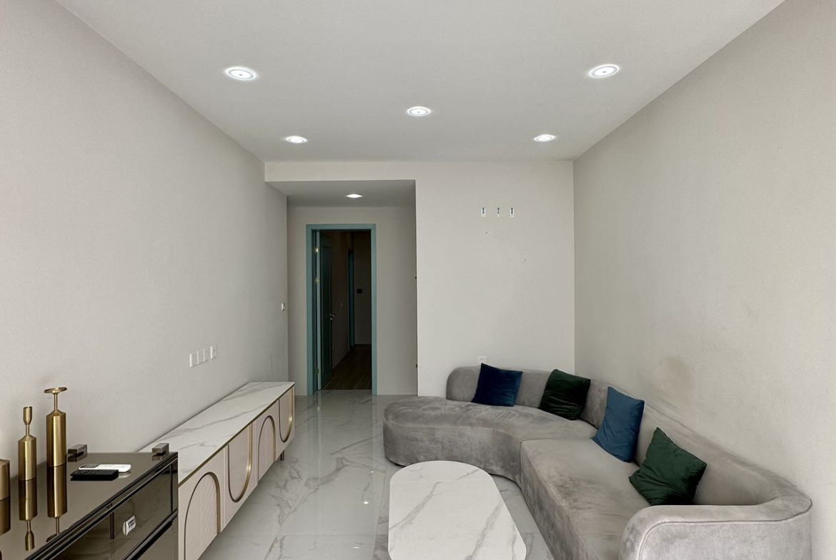 Rare unit on Wukang Road near Anfu Road. 70 sqm, 1 bed, 2 baths, underfloor heating, outdoor space, high-end appliances. 11,000 RMB/month.