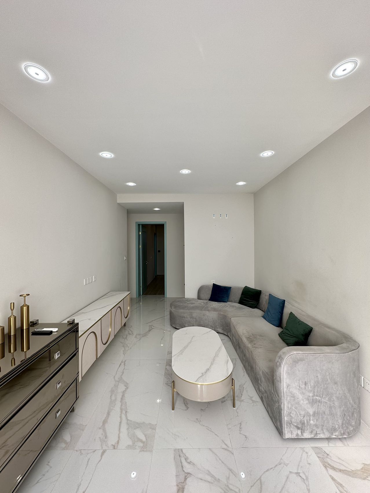 wukang-road-lane-house-ffc-70-sqm-1-bed-2-bath-floor-heating-shanghai-rentals (4) Rare unit on Wukang Road near Anfu Road. 70 sqm, 1 bed, 2 baths, underfloor heating, outdoor space, high-end appliances. 11,000 RMB/month.