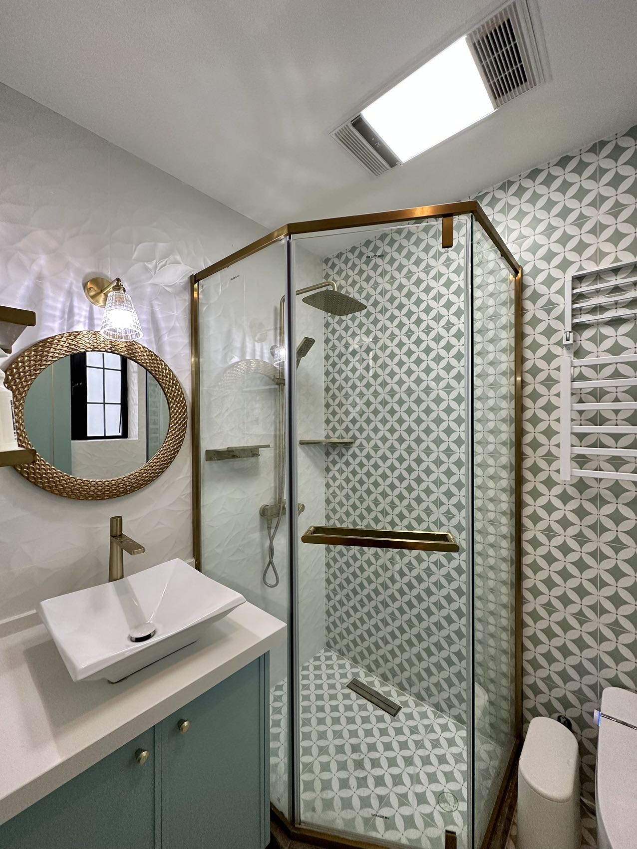 wukang-road-lane-house-ffc-70-sqm-1-bed-2-bath-floor-heating-shanghai-rentals (7) Rare unit on Wukang Road near Anfu Road. 70 sqm, 1 bed, 2 baths, underfloor heating, outdoor space, high-end appliances. 11,000 RMB/month.