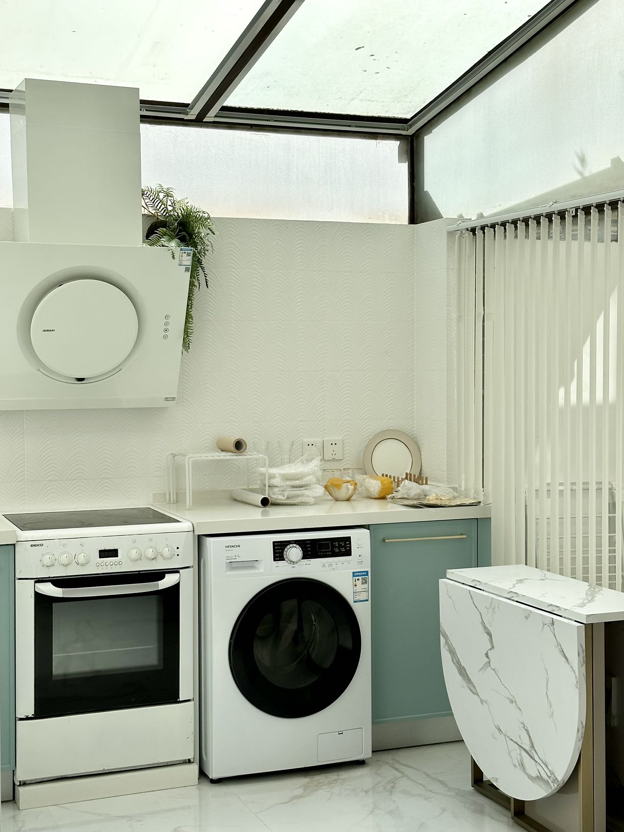 wukang-road-lane-house-ffc-70-sqm-1-bed-2-bath-floor-heating-shanghai-rentals (8) Rare unit on Wukang Road near Anfu Road. 70 sqm, 1 bed, 2 baths, underfloor heating, outdoor space, high-end appliances. 11,000 RMB/month.