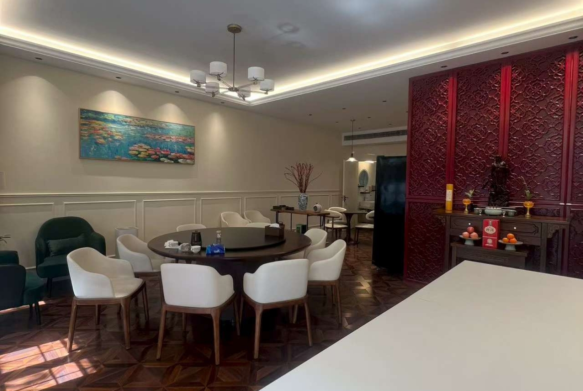 Ground floor lane house on North Urumqi Road with private garden. 100 sqm, 1 bed, 1 bath, 30 sqm garden. Live or work. 22,000 RMB/month.