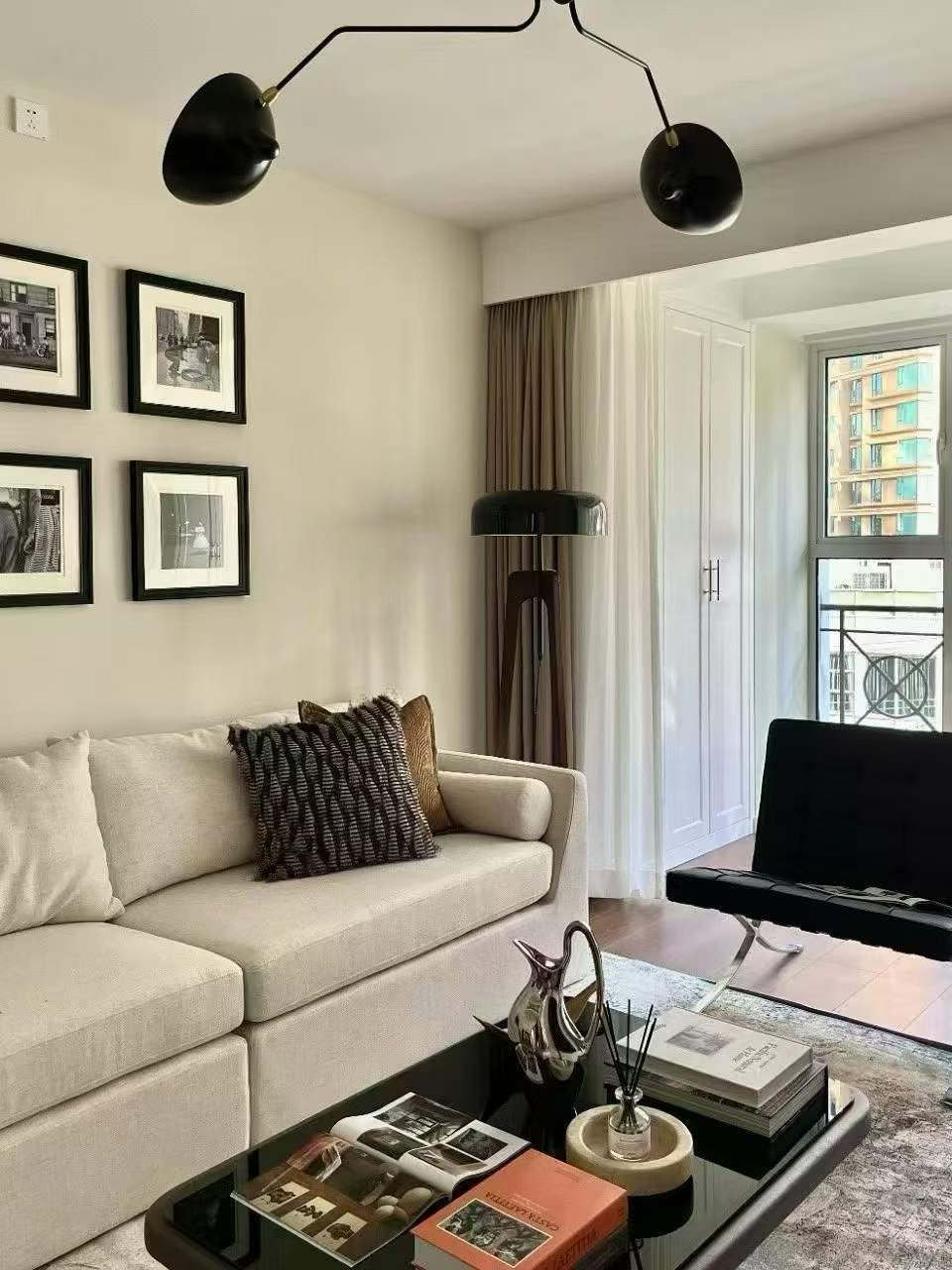 xin-fu-kang-li-jingan-129-sqm-3-bed-2-bath-floor-heating-prime-location-shanghai-rentals (2) 3-bed, 2-bath unit at Xin Fu Kang Li on XinZha Road, Jing'an. 129 sqm, underfloor heating, central AC. Near West Nanjing Road and Suzhou Creek. 23,800 RMB/month.