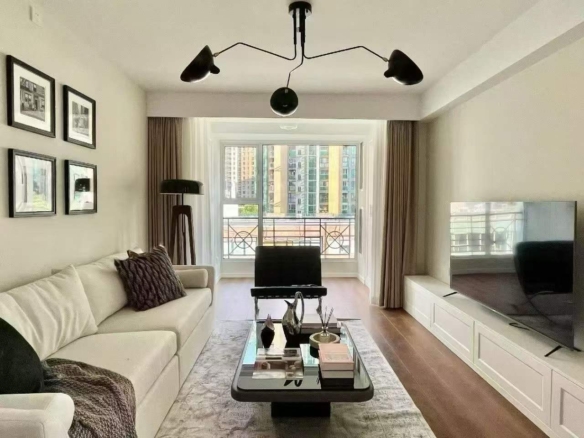3-bed, 2-bath unit at Xin Fu Kang Li on XinZha Road, Jing'an. 129 sqm, underfloor heating, central AC. Near West Nanjing Road and Suzhou Creek. 23,800 RMB/month.
