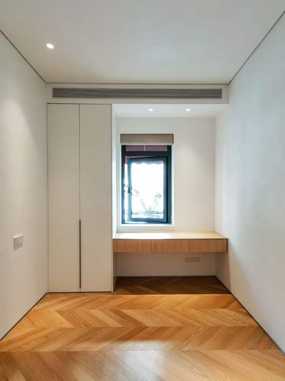 yuyuan-road-lane-house-jingan-3-bed-2-bath-floor-heating-shanghai-rentals (6) Heritage lane house on Yuyuan Road near Jing'an Temple. 3 beds, 2 baths, underfloor heating, central AC, storage room. 1927 building, 2024 restoration. 26,000 RMB/month.